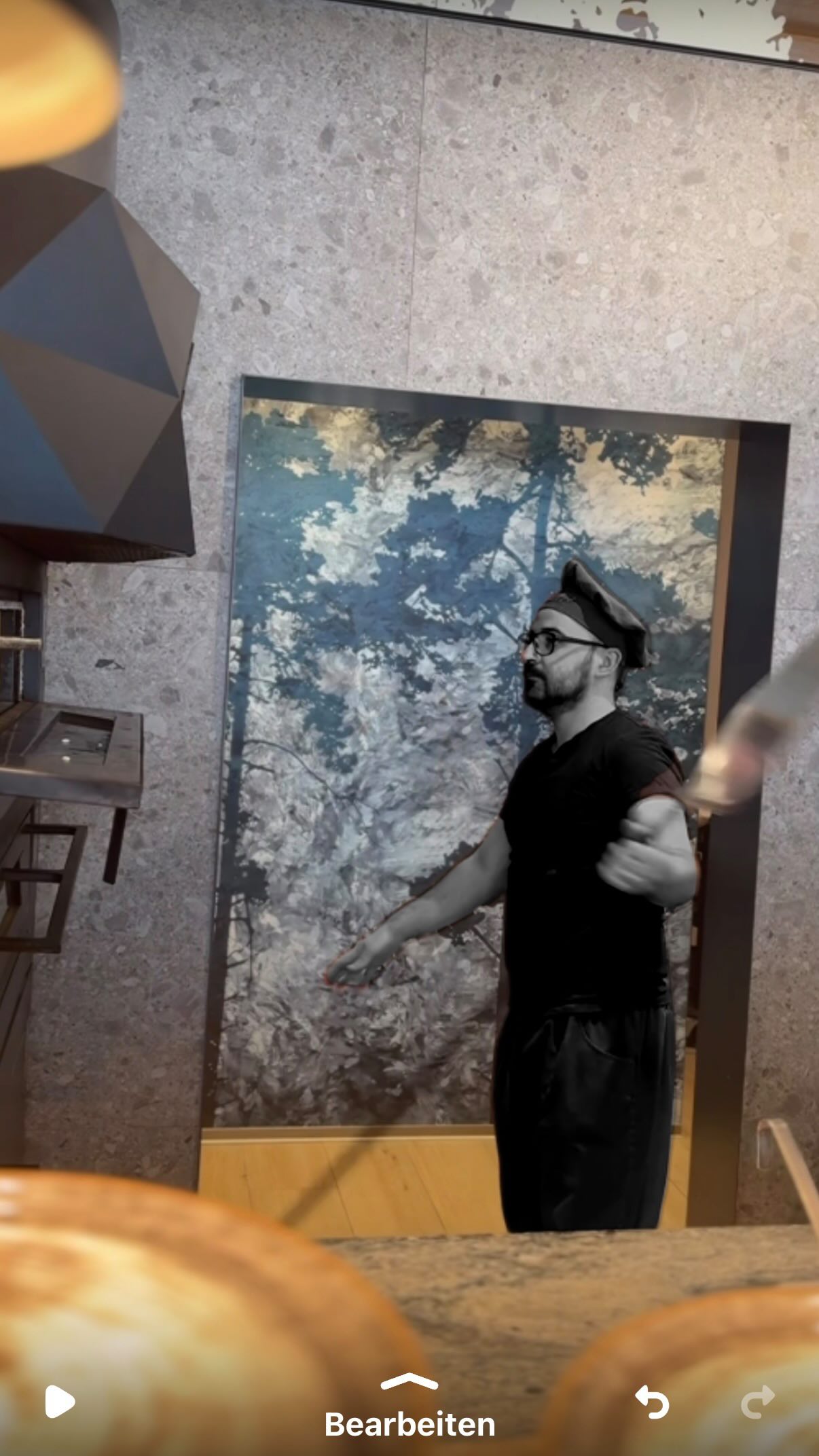 Frisch aus dem Steinofen. 🍕
Knuspriger Rand, saftiger Belag und dieser unverwechselbare Duft….einfach unwiderstehlich.
Gönn dir eine Auszeit mit viel Liebe. ♥️
Wer kommt auch vorbei?☺️