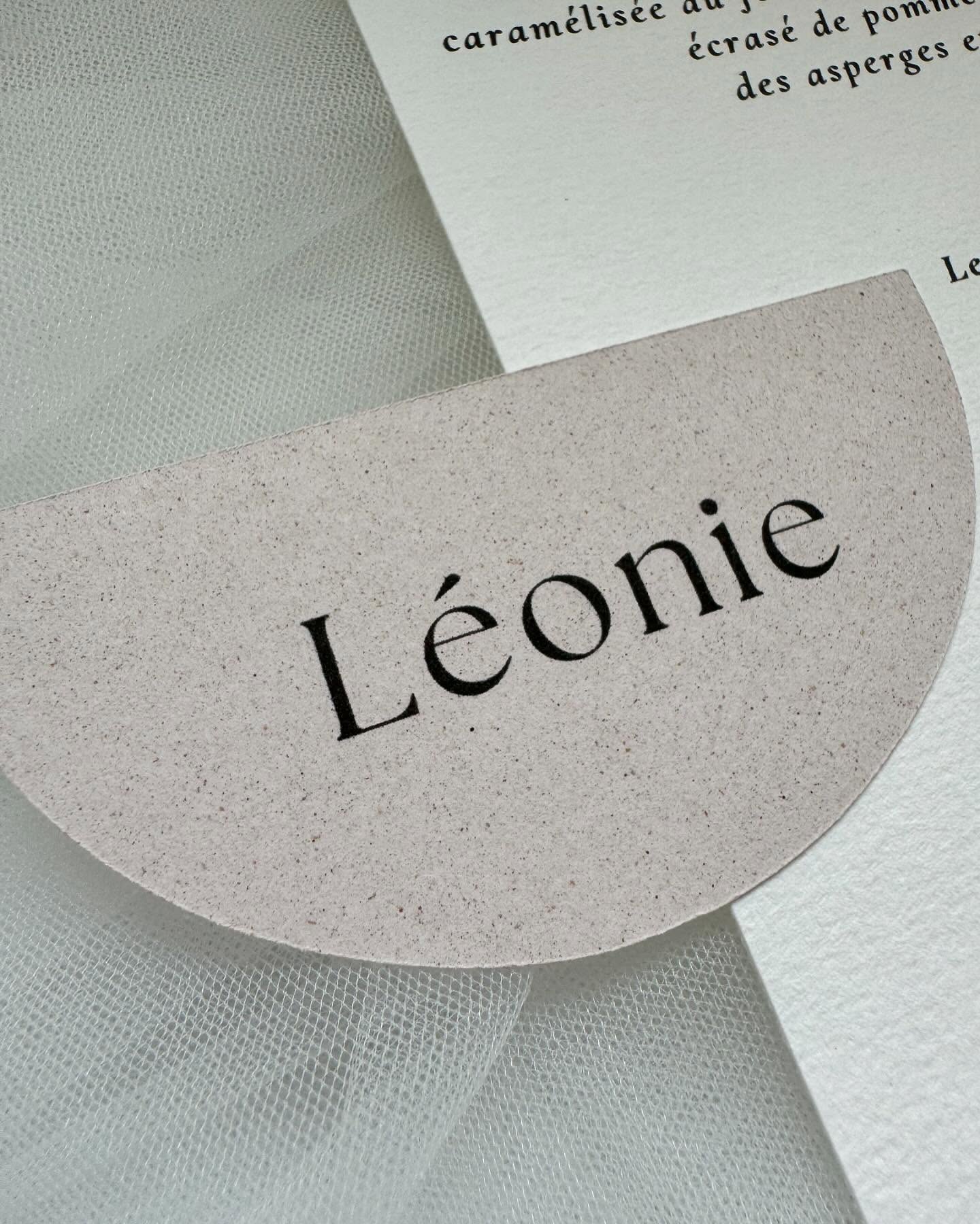 Close up sur ce papier…. juste Wooow 🪞
#marqueplacemariage #marqueplace #papeterie #papeteriemariage #stationery #bridetobe #bride2025 #wifey # mariage2024 #mariage2025 #getyours