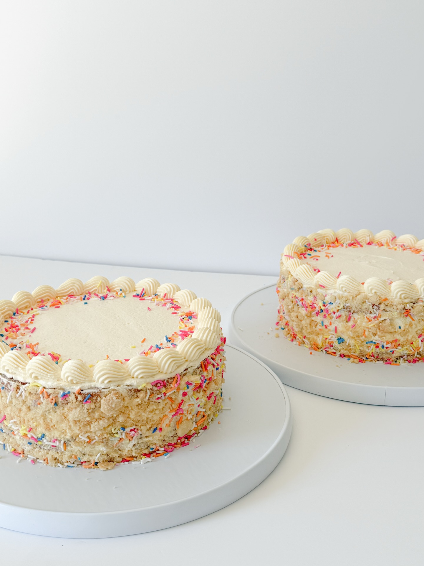 Party Ball Deli Cake
Whatβs your favorite deli cake flavor ?
#delicakes #partyballs #customcakes