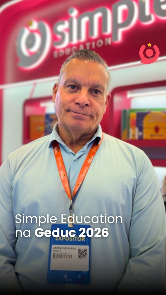 Fechamos o mês de março do jeito que mais gostamos: levando nossas soluções bilíngues de alta performance ao mercado. Nos dias 25, 26 e 27, a Simple Education esteve presente na GEduc 2026, no Centro de Eventos Pro Magno, onde muitos gestores buscaram soluções educacionais para seus colégios. Confira o recado dos diretores Fernando Rodrigues…