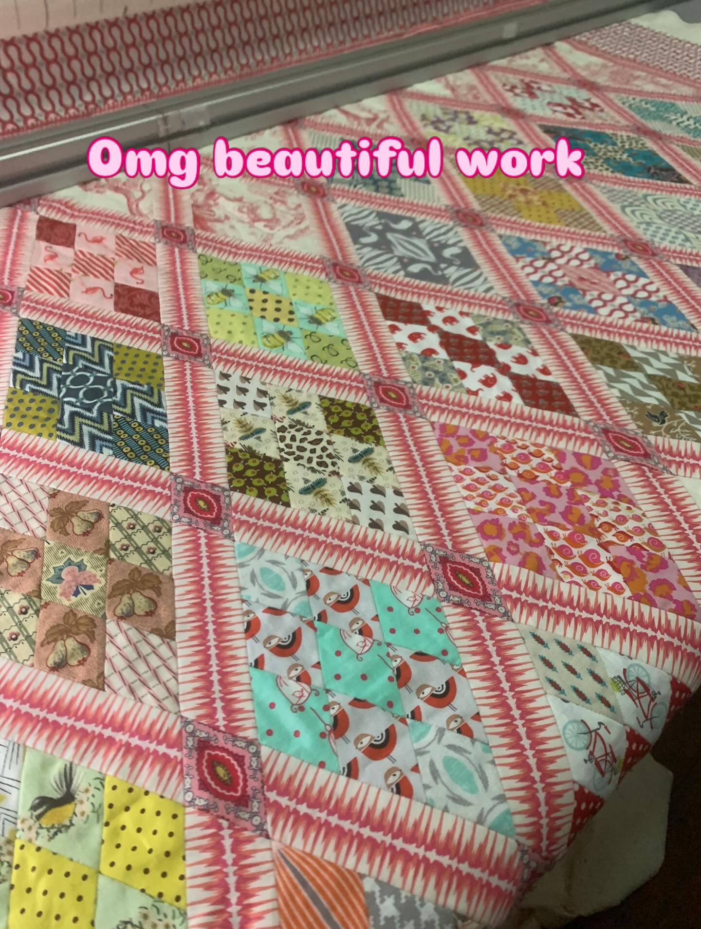 Pattern by @msg47 , made by Helen .
This is so beautiful Helen . Can’t wait to show you tomorrow xo
#quiltlove #quiltingfabric #quiltingworkshop #loveoffabric