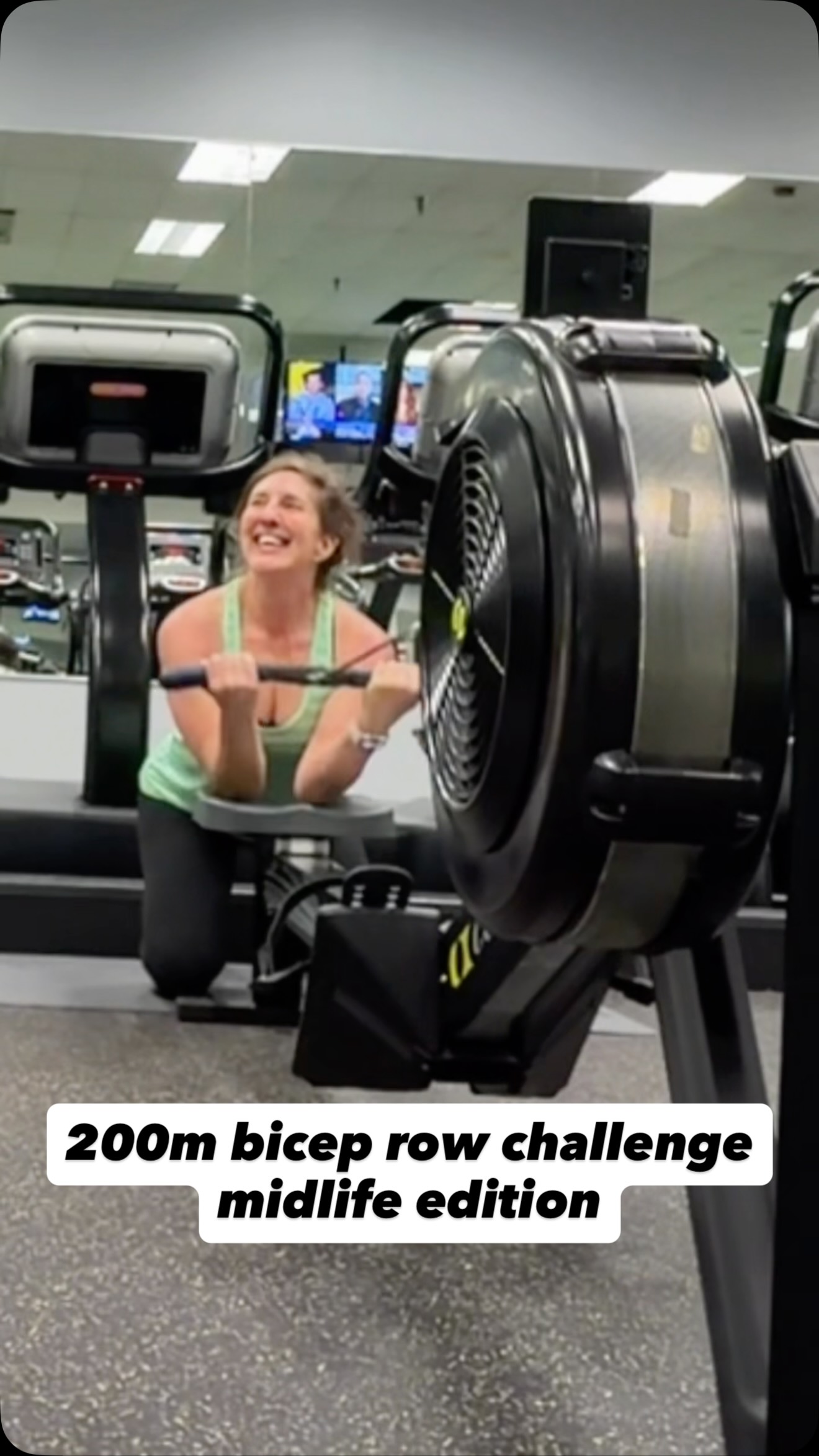 mighta gotten some rhabdo in my biceps 💪
watch to end
10/10 would not do again
although I think I could beat my time- 2:12
can you?!
#tryittuesday #midlifeedition #biceprowchallenge #thisis50 #muscleovermenopause