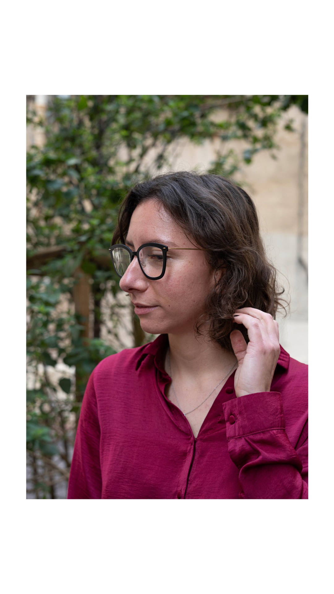 On vous laisse écouter… 👀
Derrière ces montures, il y a une vraie philosophie :
du minimalisme, de la précision, et un souci du détail poussé à l’extrême.
Lindberg, ce n’est pas juste des lunettes.
C’est une autre manière de penser le confort et le design.
On vous en dit plus dans la vidéo 🎧
-
Opticien Montpellier l Montpellier l Opticien occitanie l Lunette Montpellier