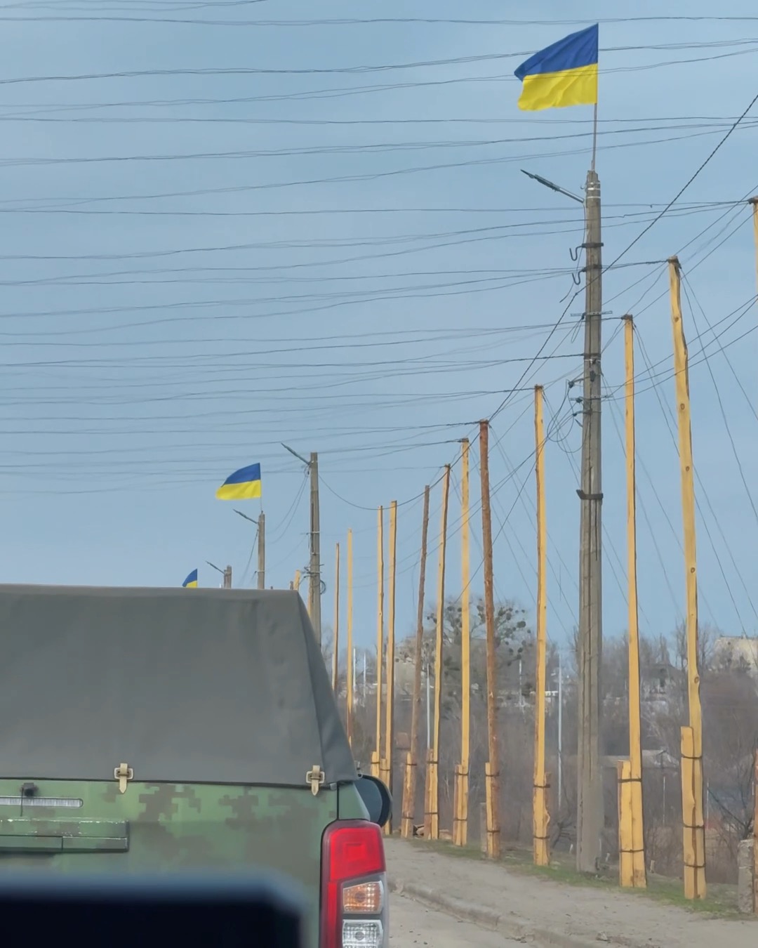 Tieša un precīza komunikācija ar brigādēm ir atslēga mērķētas palīdzības sniegšanā 🇺🇦🇱🇻
Vajadzību visiem Ukrainas aizstāvjiem ir ārkārtīgi daudz un nepārtraukti, tāpēc mūsu atbildība ir koordinēt prioritātes, lai piegādātu to, kas nepieciešams visvairāk un konkrētajā laikā.
Katrā palīdzības piegādāšanas braucienā tiekamies ar Ukrainas brigādēm un vienojamies par tālākajām iespējām palīdzēt no Latvijas uzņēmējiem 💪💪💪