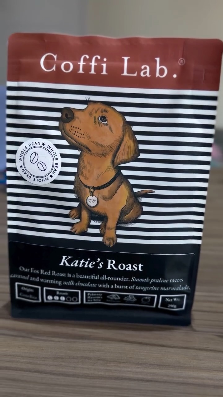A little early birthday present from Katie ☺️ she’s a smart kid, knows me very well. I can just imagine those tappy toes on her iPhone ordering her personalised coffee from @coffi.lab what a legend! 🧡
#coffee #dogmum #labrador #dog #dogtraining