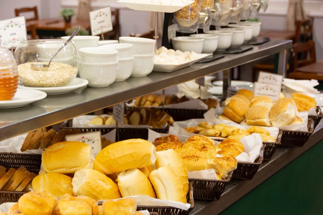 São só 3 fotos, mas já dá para sentir o cheirinho daqui, né? ☕
O café da manhã do Hotel Normandie é daqueles que deixam qualquer um com água na boca e fazem o dia começar do melhor jeito: com sabor, variedade e aquele clima gostoso que a gente ama.
No coração de São Paulo, o café da manhã mais delicioso para começar o seu dia como você merece! ✨
✔️Faça sua reserva conosco em nosso site ou WhatsApp e tenha acesso às melhores tarifas.
📍Hotel Normandie
Av. Ipiranga, 1187 - Centro
São Paulo/SP
(11) 4369-1869
#HotelNormandie
#NormandieSP