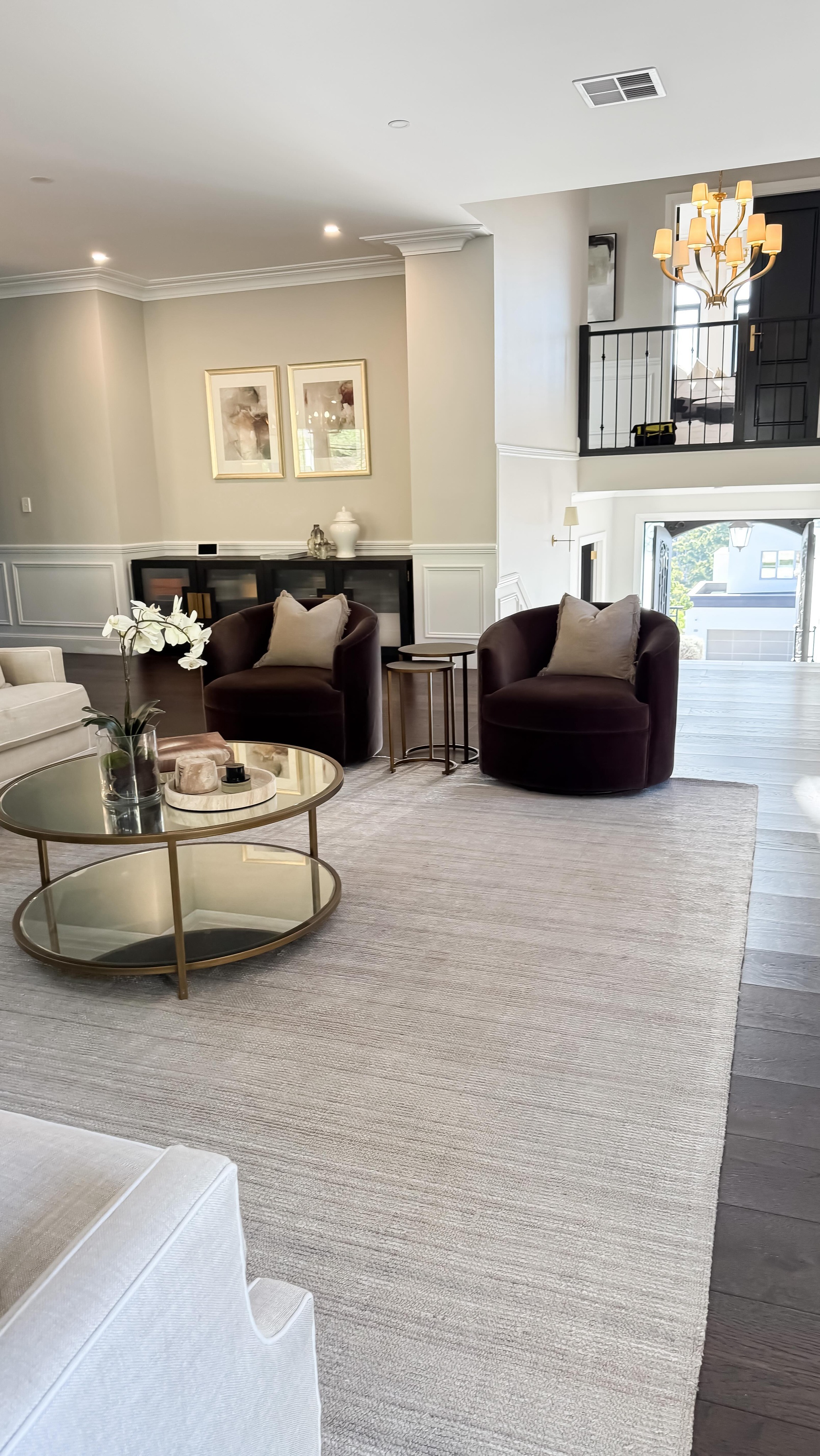 Refine. Elevate. Repeat.
A considered approach to styling that brings balance, warmth and a refined finish to every space.
With some existing pieces retained, we introduced rugs, cushions, sofas, coffee tables, décor and artwork to create a cohesive, buyer-ready space designed to connect.
••
#propertystyling #interiorstyling #homestyling #styledtosell #realestateaustralia