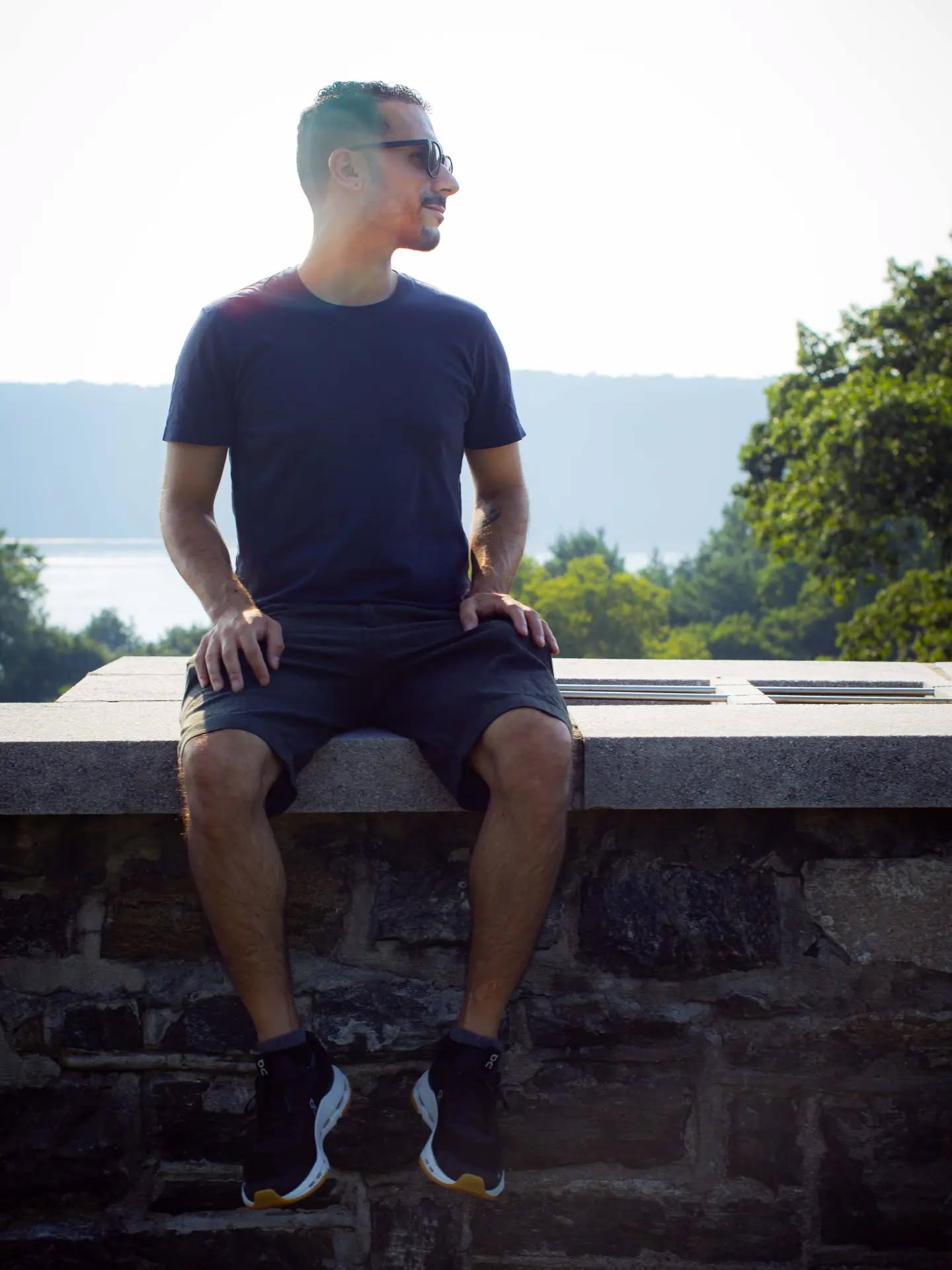 Officially mourning the loss of my glasses. 🤦
#wavehill #wavehillgardens #lostglasses #selfportrait_society #horizonsunset