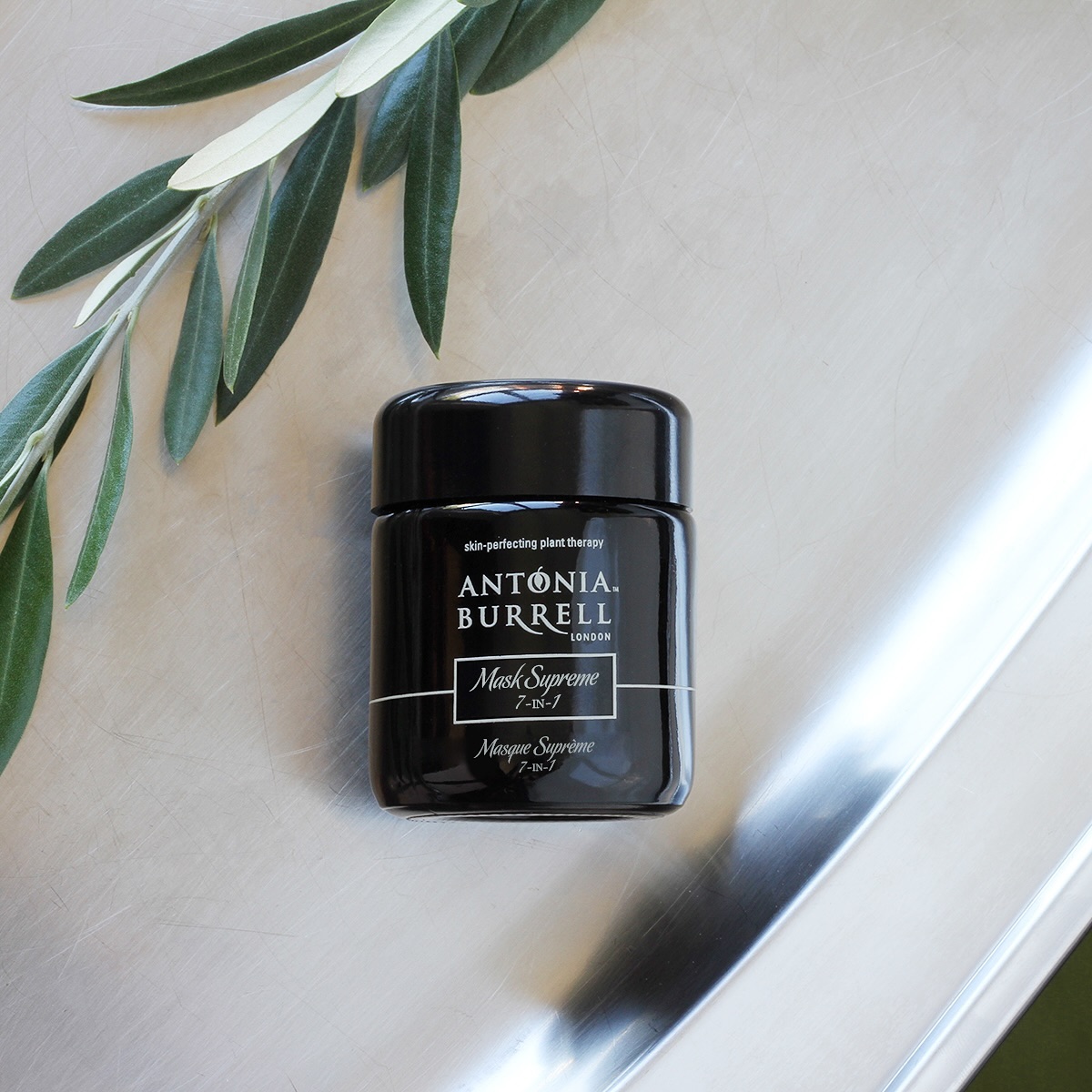 POST-SUMMER SKIN REPAIR
Mask Supreme 7-in1 is brimming with innovative biotechnology to create elastic, quenched and luscious-looking skin.
Enriched with antioxidant Microalgae, drip feed your skin with nutrients to reduce signs of aging and dryness. The Bentonite Clay, draws out toxins through electromagnetic attraction, enhancing cell renewal and improving skin texture.
Drip feed your skin with the Oleosome technology to see immediate results of hydrated, glowing skin with our mask.
DM us to secure this award winning super hero today!
#ABskincare #ABskinsolutions #antioxidants #postsummerskincare #plantbased #biotechnology #allskintones