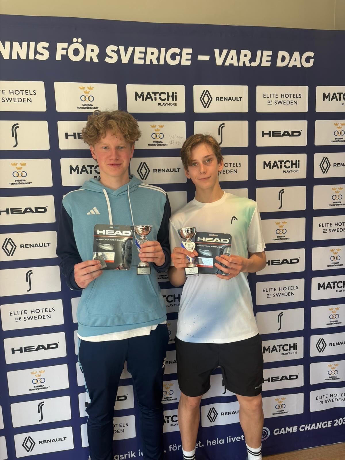 Måns Ljungkull tog ett SM-silver i PD16 och nådde kvartfinal i PS16.
Mira Bergerheim tog ett SM-brons i FD14.
Vi har haft 18 spelare igång under JSM.
Bra jobbat alla KTKare och grattis till JSM-medaljerna Måns och Mira.