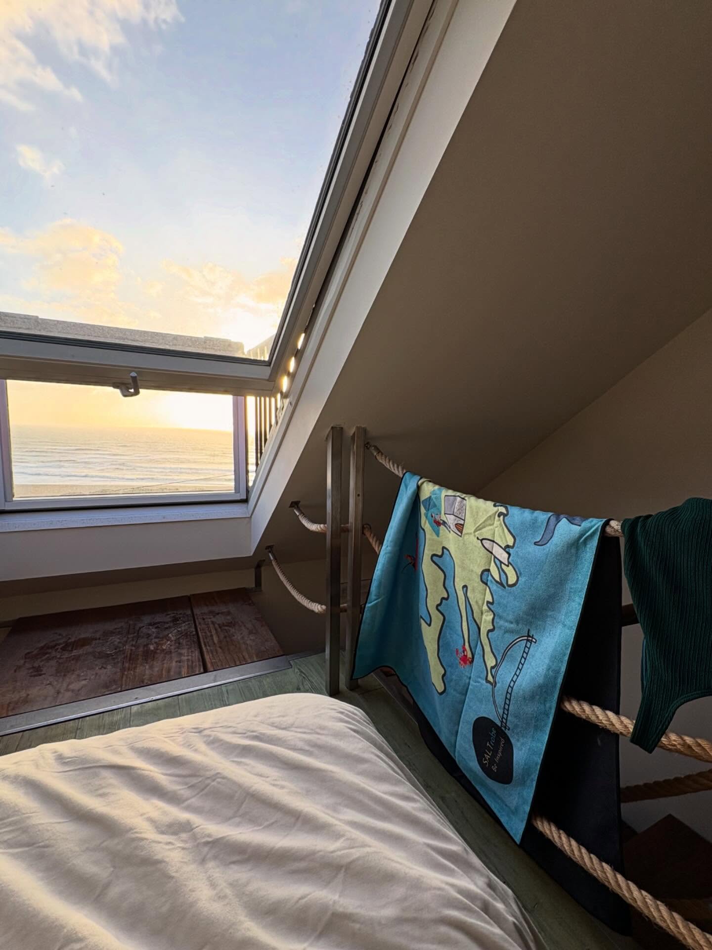 An ocean view? Yes please. 💅
Shop our towels @saltrobe_