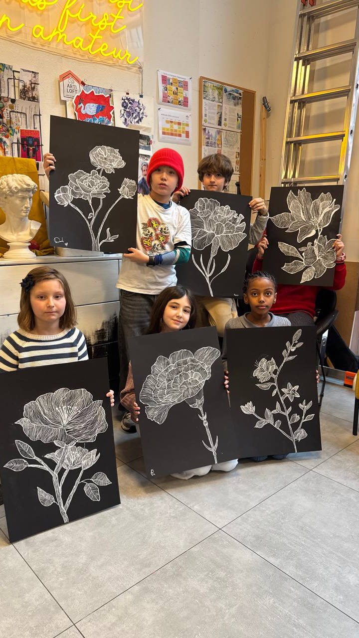 🎨 Rejoignez nos cours de PrimArt et BasicArt à Lausanne, Montreux et Zurich !
À la fois sérieux et ludiques, nos ateliers sont conçus pour éveiller l’imagination de vos enfants et développer leurs talents artistiques. Destinés aux enfants de 7 à 12 ans, ils leur permettent d’explorer, de créer et de s’exprimer librement dans une ambiance inspirante.
✨ Laissez vos enfants révéler l’artiste qui est en eux !