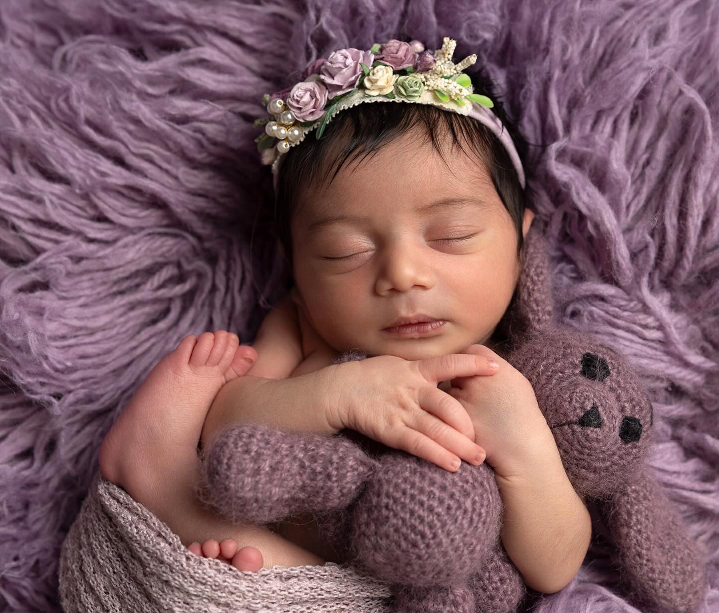 Behöver man ta med något till nyföddfotograferingen? ❤️Jag har allt vi behöver i studion för att skapa min känsla i era nyföddbilder.Här ser du några av mina fina handgjorda hårband som finns att låna under fotograferingen. Länk finns i bio.Det enda ni egentligen behöver tänka på är:• ha mat redo till er nykomling
• ta med blöjor
• komma hit och ta det lugnt medan jag tar hand om resten#nyföddfotograf #barnfotograf #nyföddfotografskåne #hårband #fotografsuzannak_________________________________Fotograf Suzanna K med studio i Lund📍Brunnshögsgatan 15B
📧boka@fotografsuzannak.se