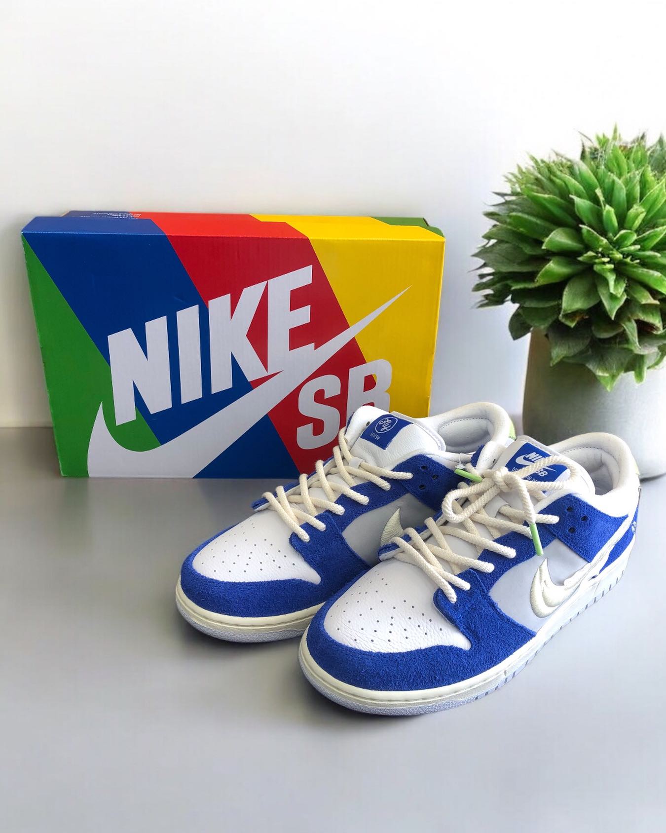 スリーエム本店です😆
NIKE SB スニーカーを買取致しました。
ご売却ありがとうございました😊
本日もご来店お待ちしております🙇♂️