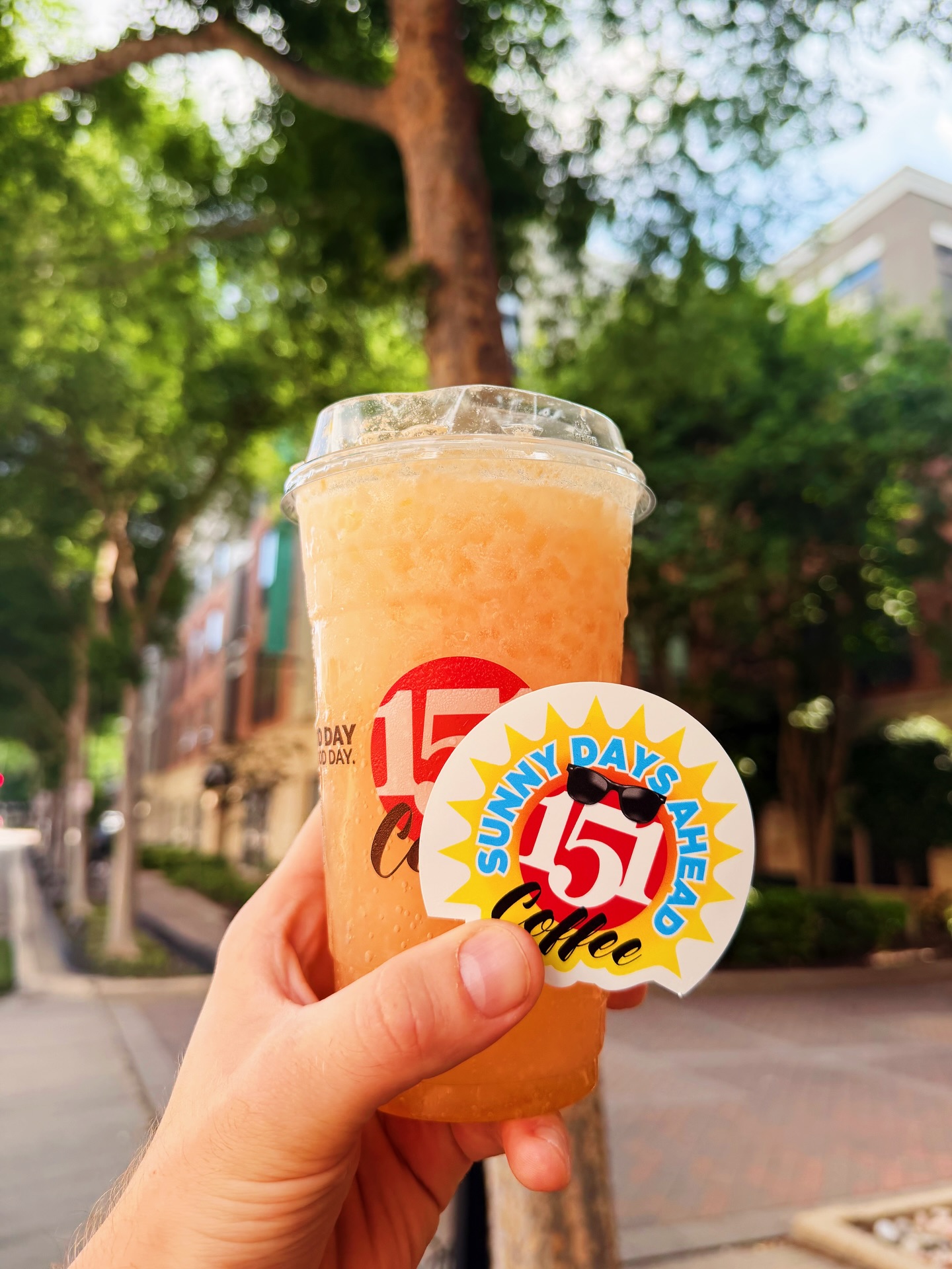🚨STICKER DROP ALERT🚨Get one free ☀️🕶️ sticker with every drink purchased on Wednesday, April 15th, while supplies last!
📸: Peaches & Cream Refresher