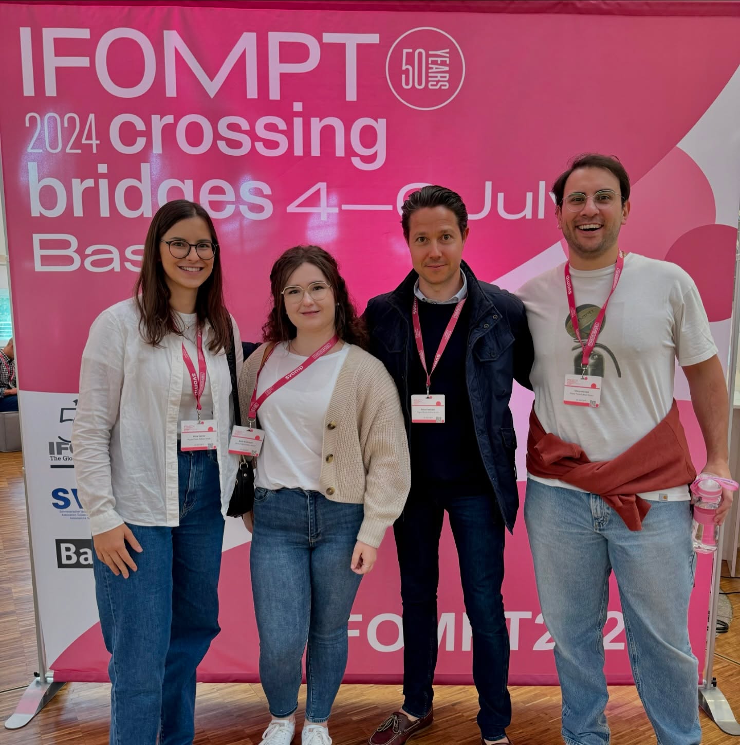 Unser Team war vom 04.-06.07. auf der IFOMPT (The International Federation of Manual and Musculoskeletal Physical Therapists) in Basel. 🤩
Es waren 3 spannende Tage mit Vorträge von internationalen Redner*innen über die neuesten wissenschaftlichen Erkenntnissen in der Physiotherapie. 📚🤓🧠💡
Eine tolle Erfahrung und ein wertvoller Austausch für uns!
#ifomptbasel2024 #ifompt #basel #international #manualtherapy #muskuloskeletal #physiotherapy #congress #physiopraxiszollikon #team #health #physiotherapie #physio #physiotherapy #gesundheit #sport #training #fitness #therapie #physiotherapeut #physiolife #bewegung #moveyourbody #zollikon