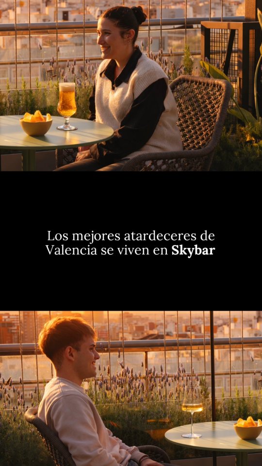 Cócteles, brisa mediterránea y la puesta de sol como banda sonora. 🎵
Cuando cae la tarde, la ciudad baja de revoluciones y Skybar cambia de luz.
Hay lugares de los que es imposible querer irse. 🥂
#skybarvalencia #novotelvalencia #rooftopvalencia #sunsetvalencia