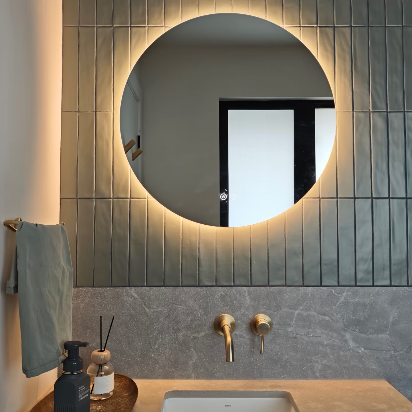 📞 Call/WhatsApp 81003303 Joanne
Hotel vibes, right at home ✨
Warm backlit mirror, textured tiles, and sleek gold accents — designed to elevate your everyday routine into a calming retreat.
Timeless, functional, and fully customised to your space.
#SingaporeInteriorDesign
#BathroomRenovationSG
#HDBRenovation
#CondoRenovationSG
#LuxuryBathroomDesign