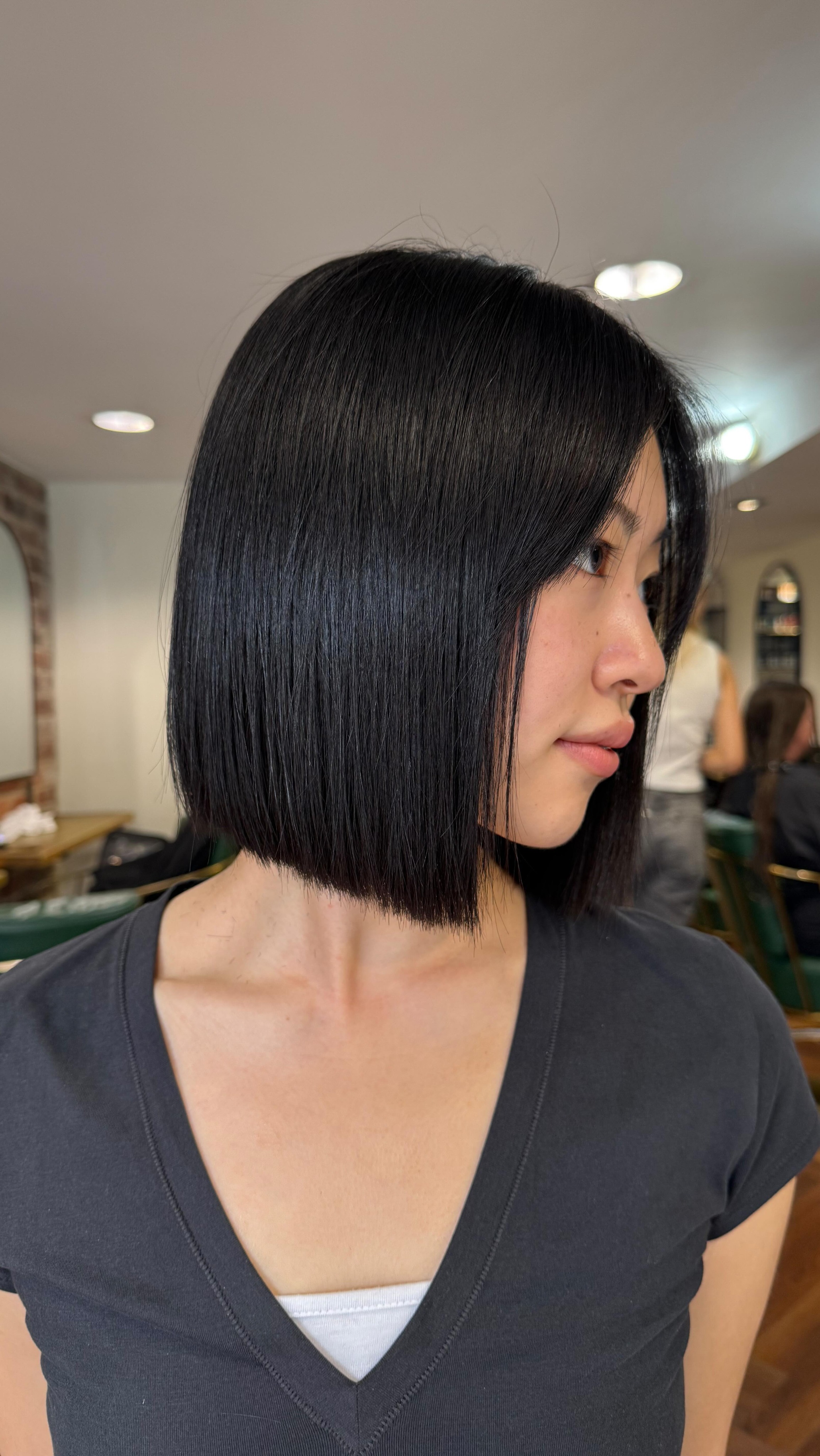Precision Cut & Finish by our Salon Director @glen_kadohair ๐
Stunning transformation with clean lines and great movement.
#kadohair #sheffield #sheffieldhairstylist #haircut #bobcut