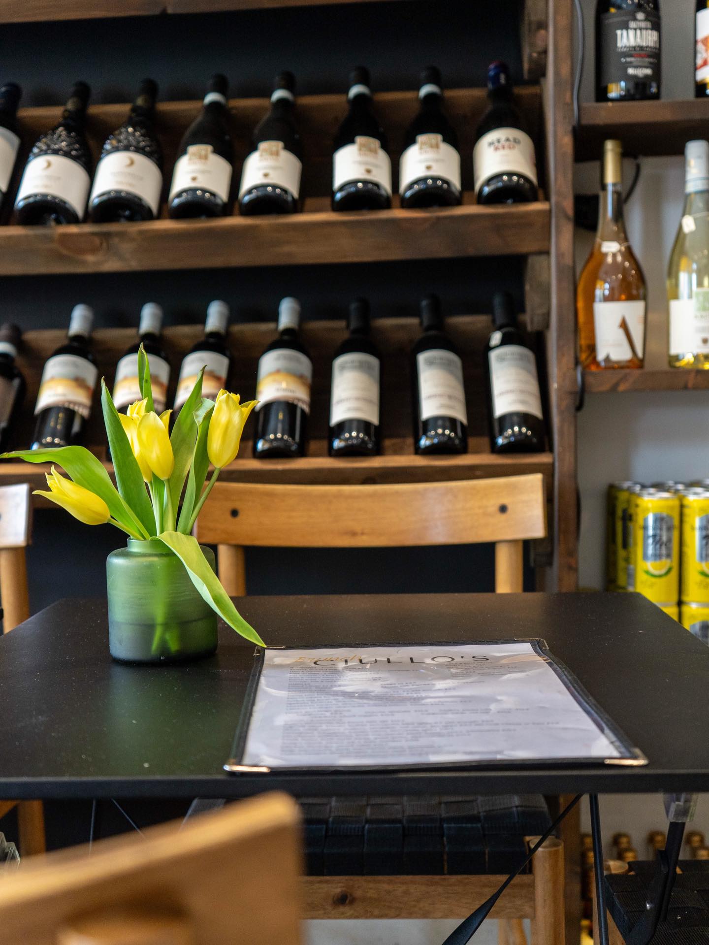 Friday afternoons are made for aperitivo 🍷
Ease into the evening with a glass in hand and something simple on the side.
Our shelves are stocked with a carefully selected range of Italian wines, ready to be enjoyed in store or taken home for later.
Join us for a pour or pick your favourite bottle to go.
#aperitivotime #italianwine #winelover #fridayvibes #kensalrise