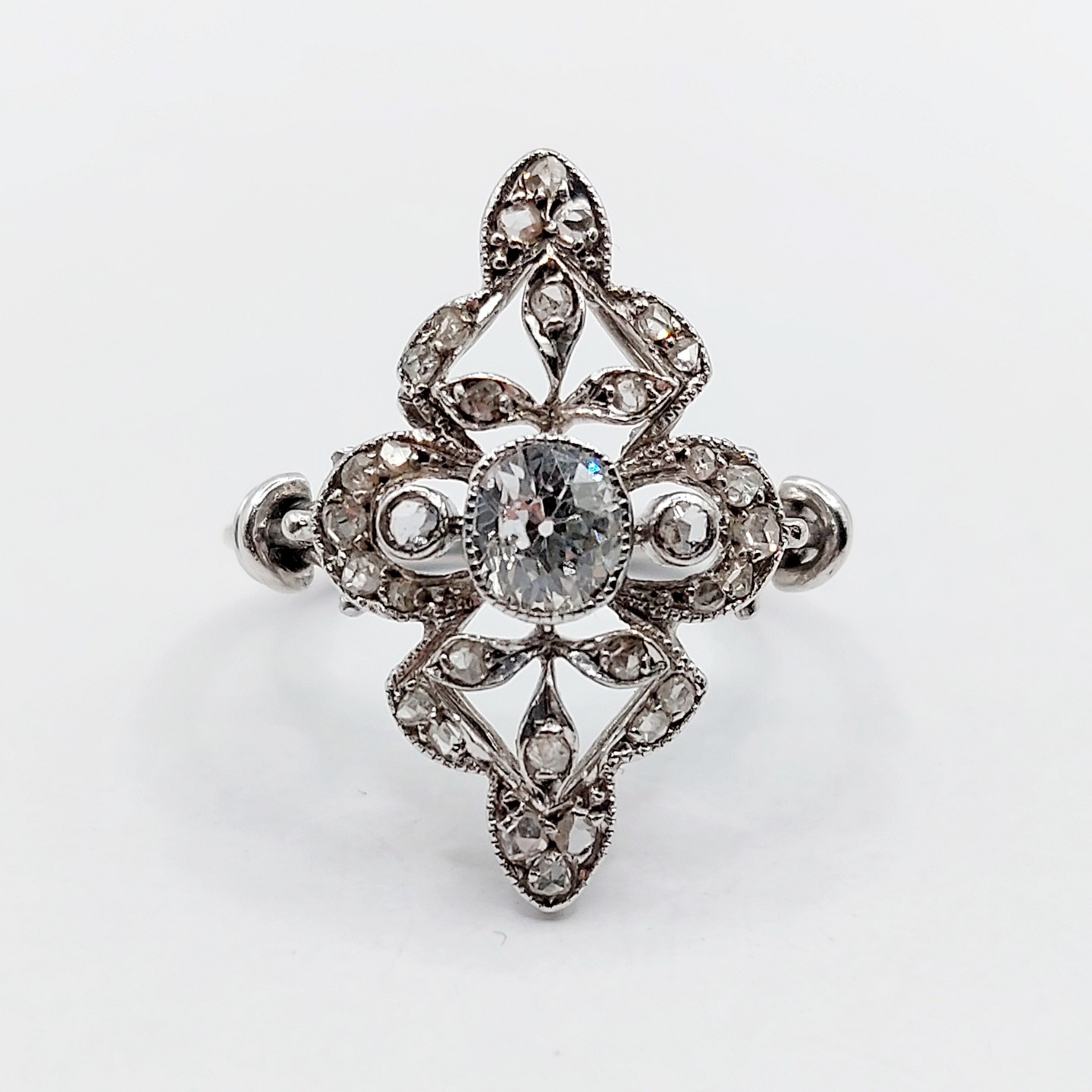 French Art Deco marquise ring Platinum set with a 0.45-carat old cut diamond and rose-cut diamonds in a finely crafted mounting (circa 1920)
PRICE : 1650€
Magnificent example of French Art Deco goldsmithing
Size: 50 FR / 5.25 US
Weight: 4.04 g
Main diamond size: approximately 4.9 x 4.3 x 3 mm (estimated at 0.45 carat)
Diamond in very good condition, white in color, with no inclusions visible to the naked eye
Head size: 21.7 x 15 mm
Micro scratches from use
Partial mascaron hallmark (French hallmark)
#frenchjewelry #diamond #diamondring #antiquering #victorian #victorianring #marquisering #augustusjewels #vintagering #daisyring #daimondhaloring #tragetring #oldminecut #oldminecutdiamond