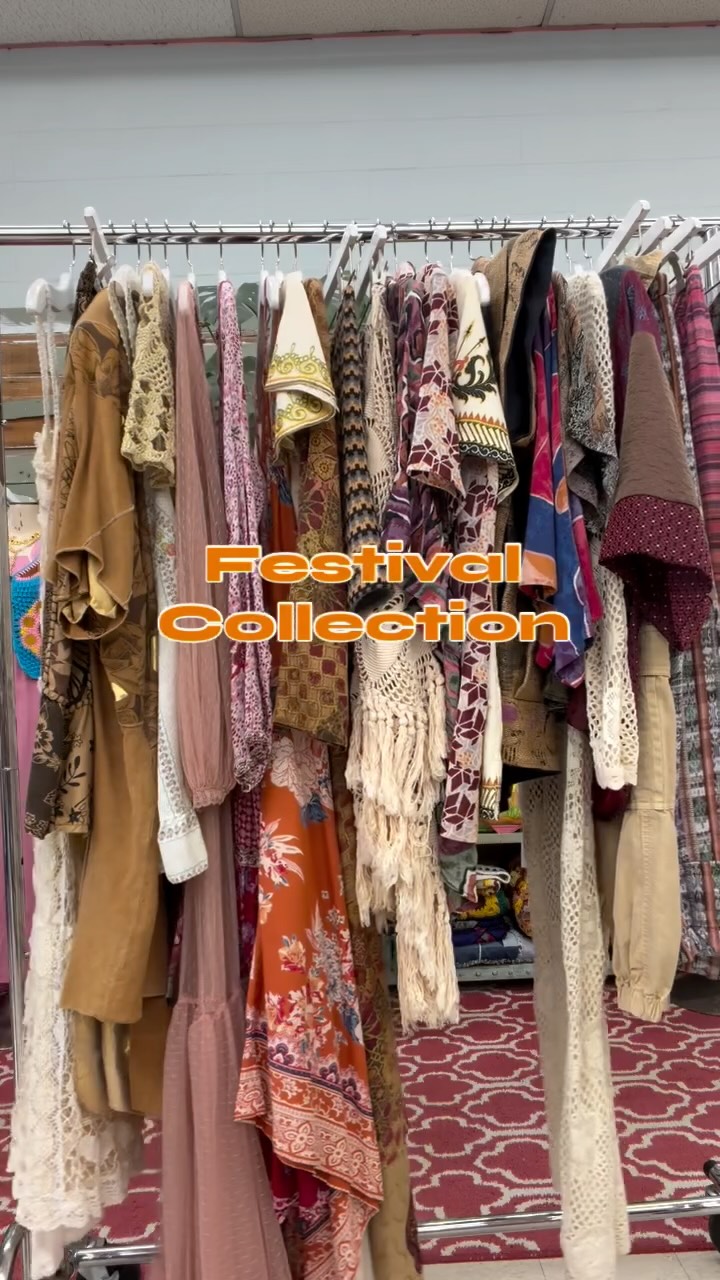 You know the vibes 🌀 Our hand-picked selection of fest-ready pieces just for you! ✨ Looking for a full fit or just the one special piece to complete your look? Either way, we’ve got you covered 🤩
#timewarpbr #shoplocal #midcitybr #vintagefashion #vintage