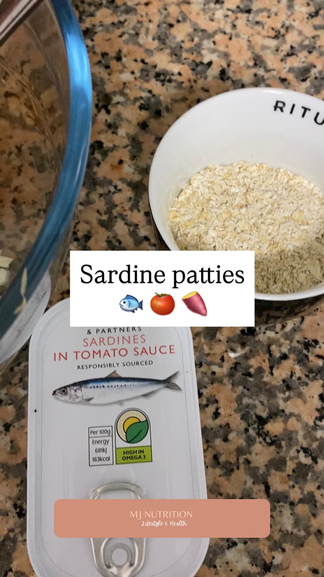 SARDINE PATTIES 🐟✨�Your no-fuss, nutrient-dense weeknight staple.
Mash together cooked sweet potato, garlic, onion, tinned sardines in tomato sauce, oat flour, 1 egg, salt & pepper. Form into patties, then pan-fry until golden and crisp on both sides.
�Serve with a pile of Sautéd greens
That’s it. Simple, real food.
WHY I LOVE THIS:�Sardines are one of the most underrated nutrition powerhouses, rich in omega-3s (think brain, hormones, inflammation), high-quality protein, plus vitamin D + calcium for bone health.
Paired with fiber-rich sweet potato and oats, this meal keeps you full and energized.
Meal prep TIP:�Make these ahead. Fry, cool, freeze.
Reheat straight from frozen for a fast, wholesome dinner on busy nights 🔥
This is one way you can make healthy eating practical.
Eat well, keep it simple 🤍
#quickmeals #healthyrecipes #sardines #mealprepideas #easyweeknightdinner