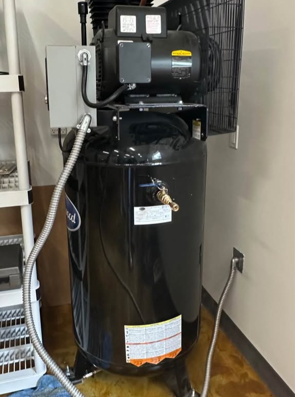 📣 FOR SALE! $3,000
Eastwood 80 Gallon Belt Driven 7.5HP Air Compressor. This tank still sells for new at $3600, plus tax.
80 Gallon Tank
7.5HP Electric Motor
Two-Stage Pump
Maximum Pressure: 175
230V AC
22.1 CFM@100PSI
21.2 CFM@175PSI
80% Duty Cycle
Easy Access Tank Drain Valve with Hose
Compressor is hooked up and ready for show. Location is Johnson Point area of Olympia (98516).
Buyer responsible for disconnect and loading.