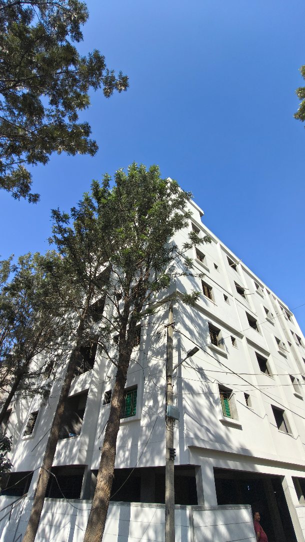 3BHK (SOLD OUT ❌)
2BHK 900sqft - 62Lacs
Loans Available from LIC housing and CANFin
Price will increase in 1 month.
•- E Khata
• Project Completion in June 2026
•- 15 mins from Manyatha Tech Park
•- 10 mins from Divya shree Tech Park
•- 100meters from New Airport Road
•- Clear Titles
•- Vastu Compliant
•- Amenities : Elevator, Power back up, CCTV, Car Park, Security