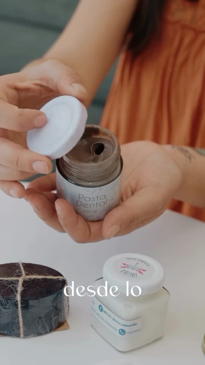 En Ágape, creemos que lo que consumes debe tener alma. No se trata solo de productos, sino de las manos y las historias que hay detrás de cada marca local que elegimos para ti. 🌿
Ven a conocer nuestra comunidad. ✨
#ConsumoConsciente #Bienestar #CuidadoPersonalNatural #AgapeWellness #Cochabamba