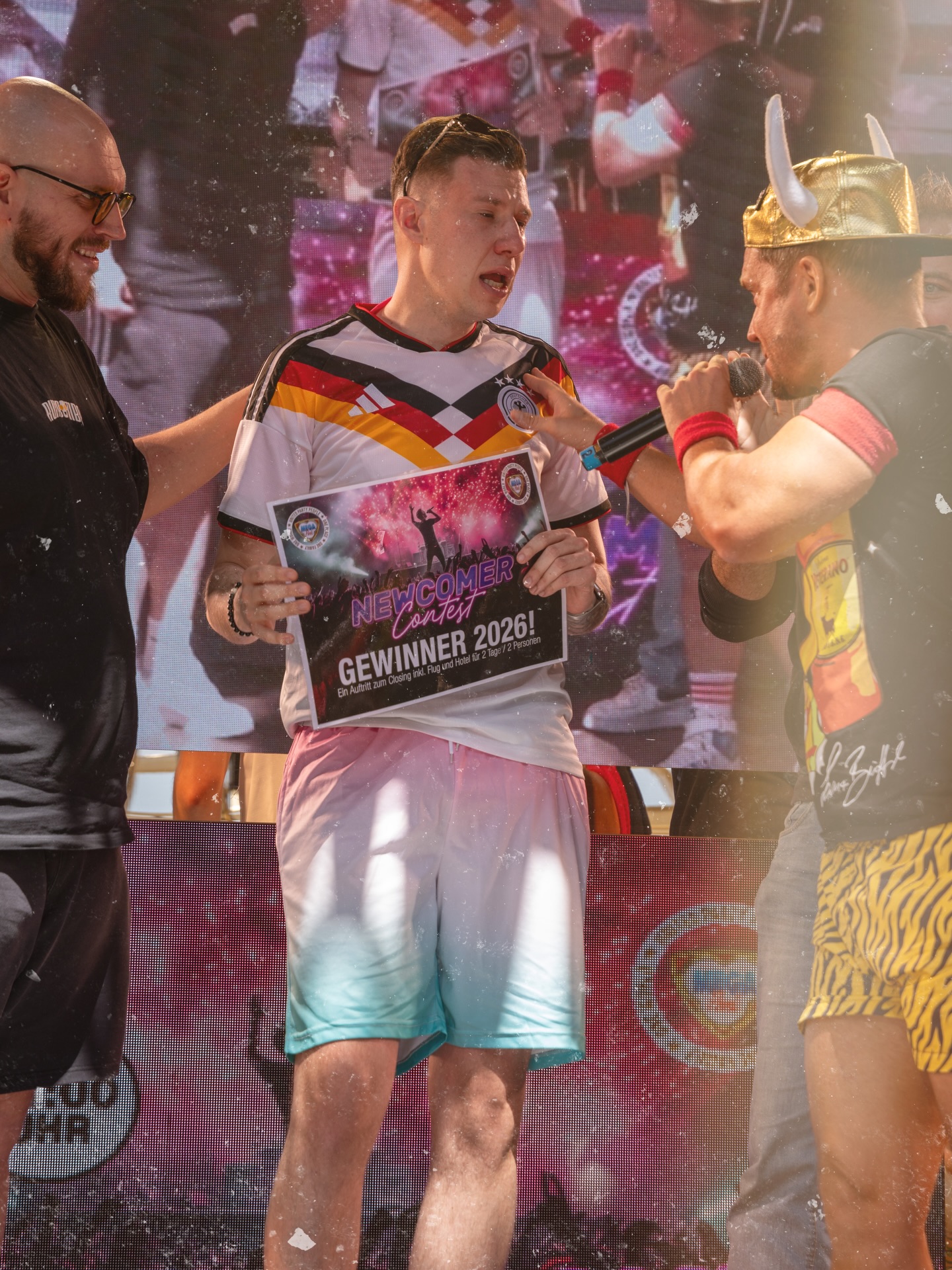 DER NEWCOMER CONTEST 2026 im Megapark 💜
Der Contest 2026 hat gezeigt, wie viel Talent und Leidenschaft auf unserer Bühne steckt.
Ein riesen Glückwunsch an @ramadrama_official 🏆
Du hast uns alle begeistert! Danke an alle Teilnehmer und an das Publikum ohne euch wäre das nicht möglich gewesen. Wir freuen uns jetzt schon auf den nächsten Contest 2027 mit euch!
____
#megapark #newcomer #ifeelmega #unitedpartypeople