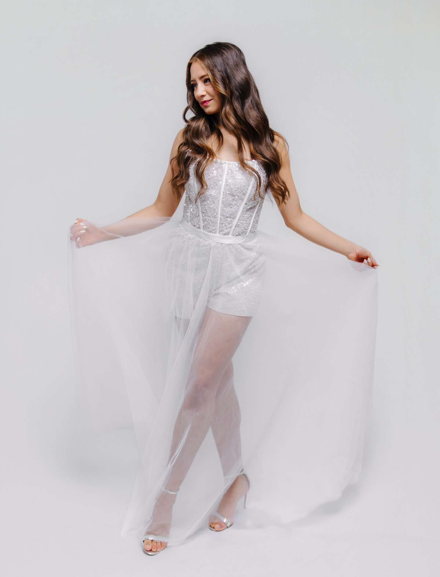 🤍Modern bride.
New rules.
—
Created only for you.
Photograph @michaelpalatini.weddings
Model @philline_dubiel
Bridal Design @phillindubiel.bridal
PHILLIN DUBIEL bridal couture
————————————————-
#modernbride #bridalcouture #fashionbride #statementbride #custommadebride