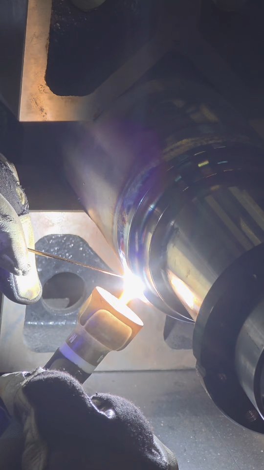 He's a welder!
#fab #weld #welding #fabrication