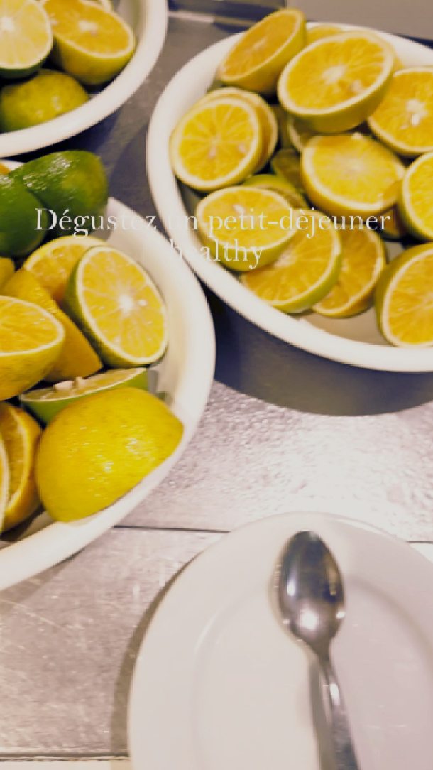 Un œuf parfaitement préparé, un jus frais ou détox pressé à la minute, des saveurs légères pour réveiller le corps en douceur…
Notre petit-déjeuner évolue pour vous offrir un début de journée plus sain, plus frais, plus agréable. ✨
Prenez le temps, savourez… et laissez la journée bien commencer.
Pour votre prochain séjour, vous serez plutôt œufs ou jus frais ?
#hotelbreakfast #hotelguadeloupe #caribbeanhotel