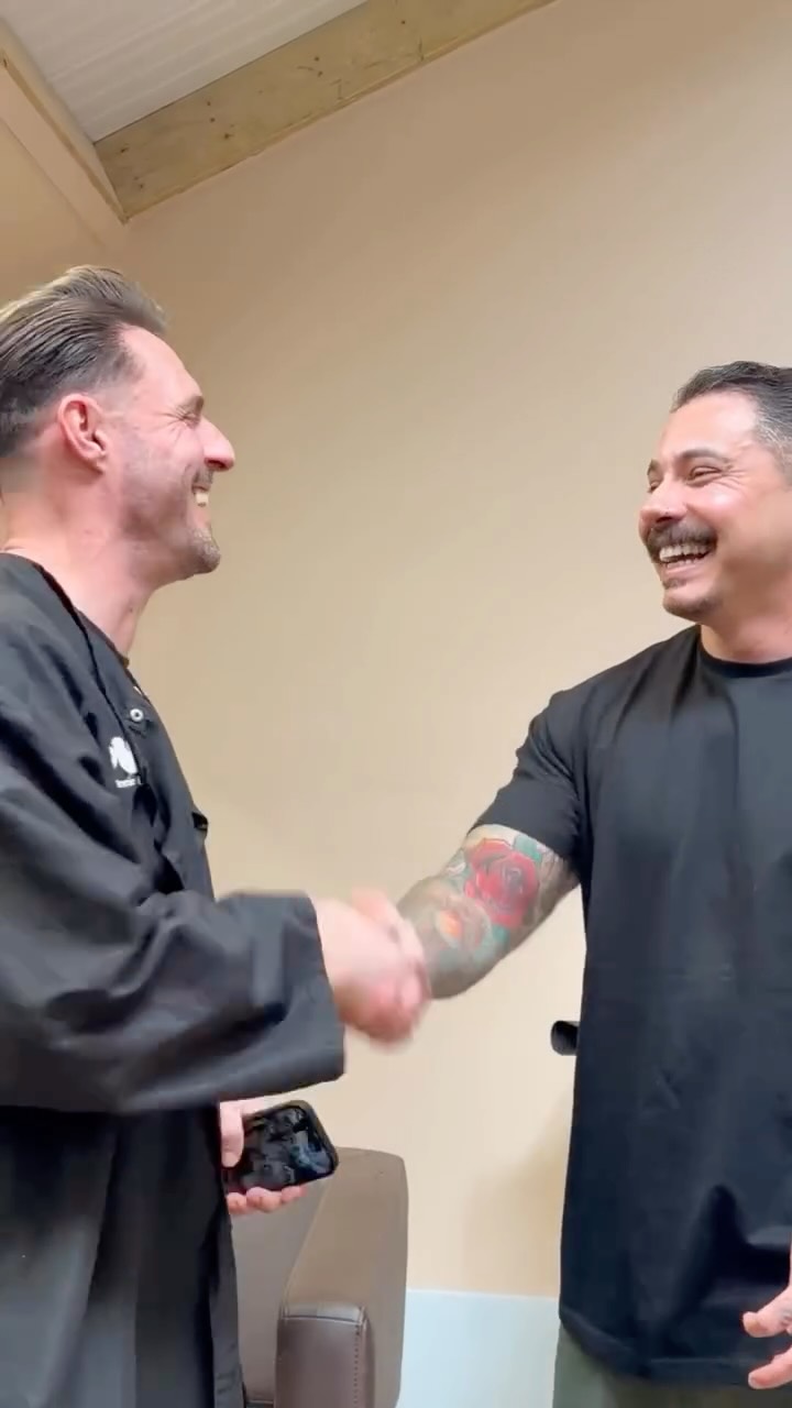 A little different from the usual to start the week, as we ventured across the Cotswolds to spend some time with the team at @bulbhairandhealth for a bit of barber training.
Such a treat to do something different, share some barbering knowledge, and spend the day with a great team!!
@thiagodalcin
#barbershoproyals #bulbhairandhealth