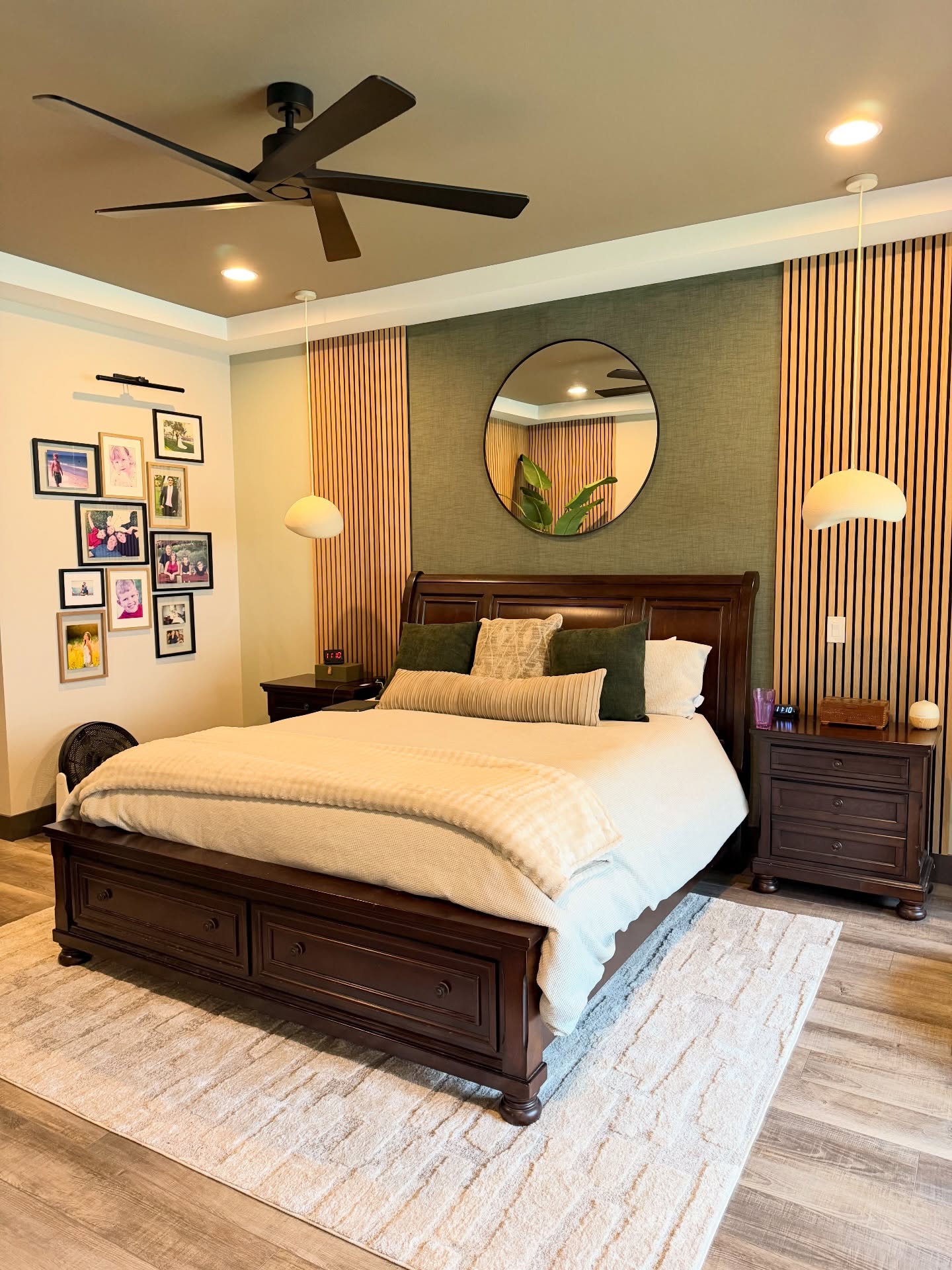 A little refresh for this primary bedroom space.
Creating an entirely new vibe, doesn’t always mean a major remodel.