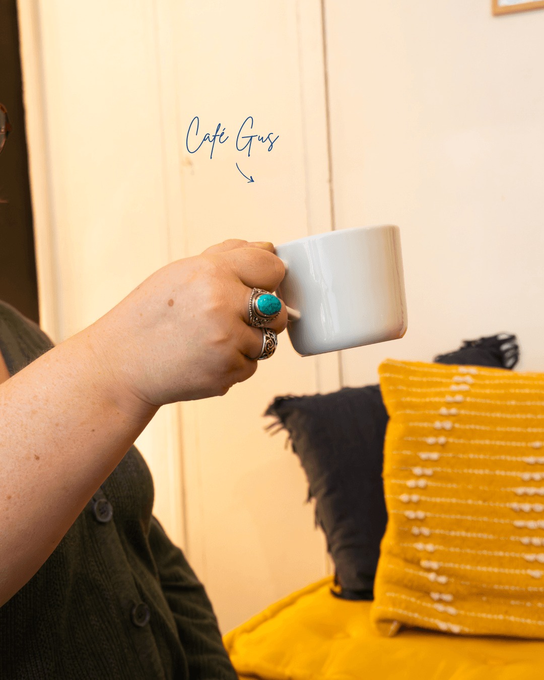 Le café parfait pour sublimer nos pâtisseries ! ☕🧁
J’ai choisi de faire confiance à @cafegus.torrefacteur, un torréfacteur local, pour nous fournir un café d’exception, parfaitement adapté à nos créations. Qualité, goût et producteurs du coin au rendez-vous ! 🌱✨
🧁 La pâtisserie de Rebecca
📍 Salon de thé Les Herbes Folles