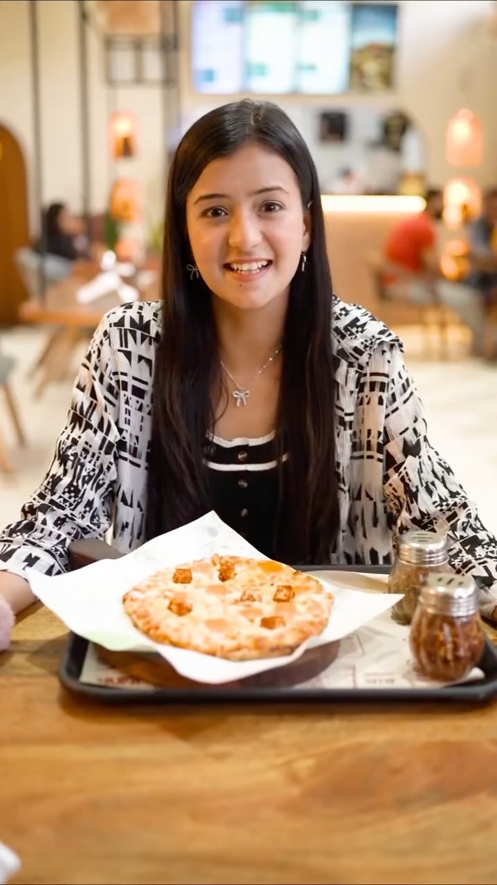 Sometimes, all you need is a good cup of chai and a place that feels like home☕✨ From the aesthetic interiors to the mouth-watering snacks, the vibes at Chaileela, Bawadiya Kalan are unmatched!
📍Tag your favorite chai partner and plan a visit this weekend!
(Chaileela, Apniwalijagah,Bhopal, Bawadiya Kalan, Best Cafe in Bhopal, Bhopal Foodies, Tea Lovers, Aesthetic Cafes)
#chaileela #apniwalijagah #bhopaldiaries #chailover #bhopalfoodie