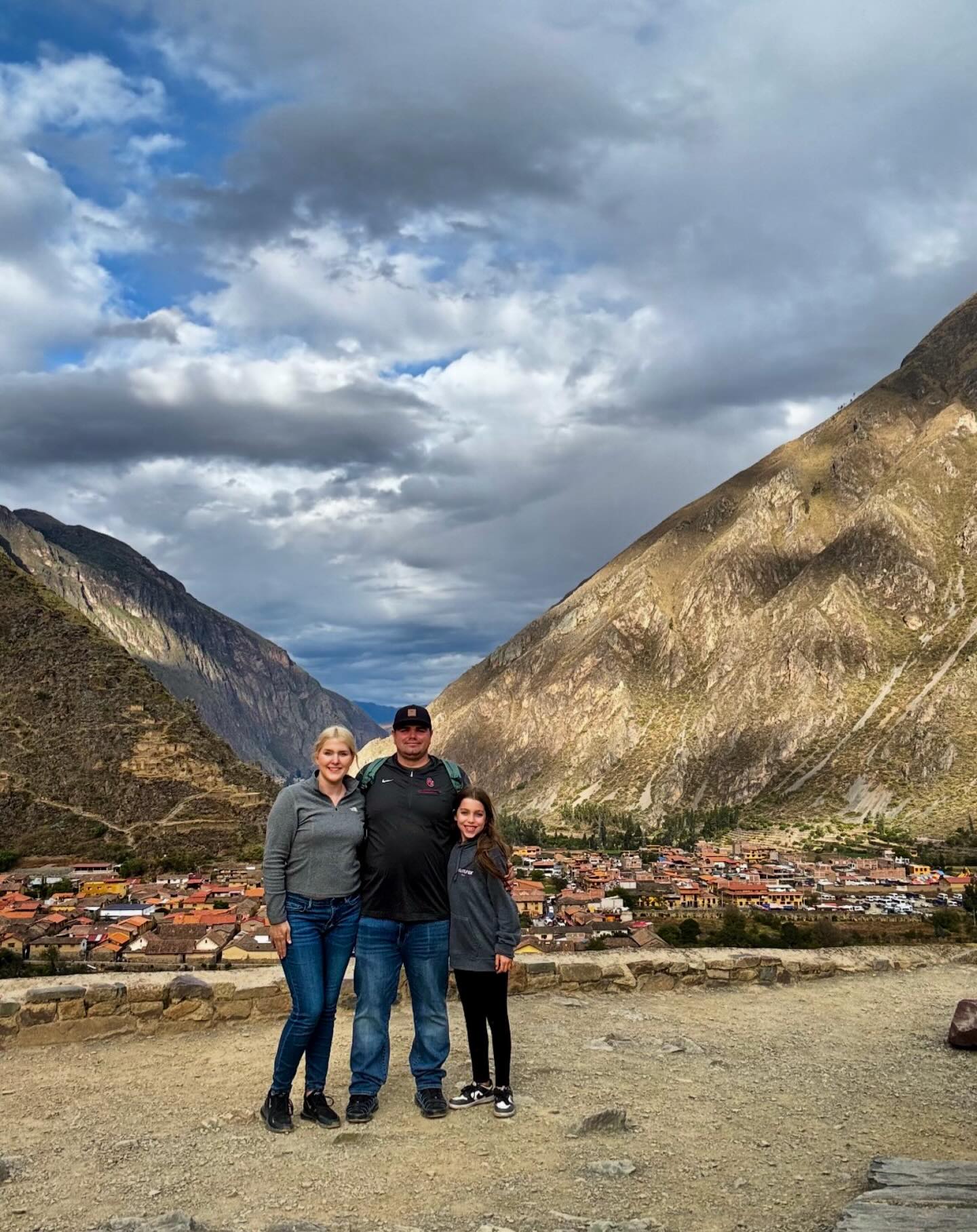 Views like this… and moments like this with my favorite people 🤍⛰️
Standing above Ollantaytambo, surrounded by the Sacred Valley, it’s hard not to just pause and take it all in. This is why we travel — not just for the places, but for the memories we make together 🇵🇪✨
#Ollantaytambo #SacredValley #PeruTravel #FamilyTravel #Wanderlust