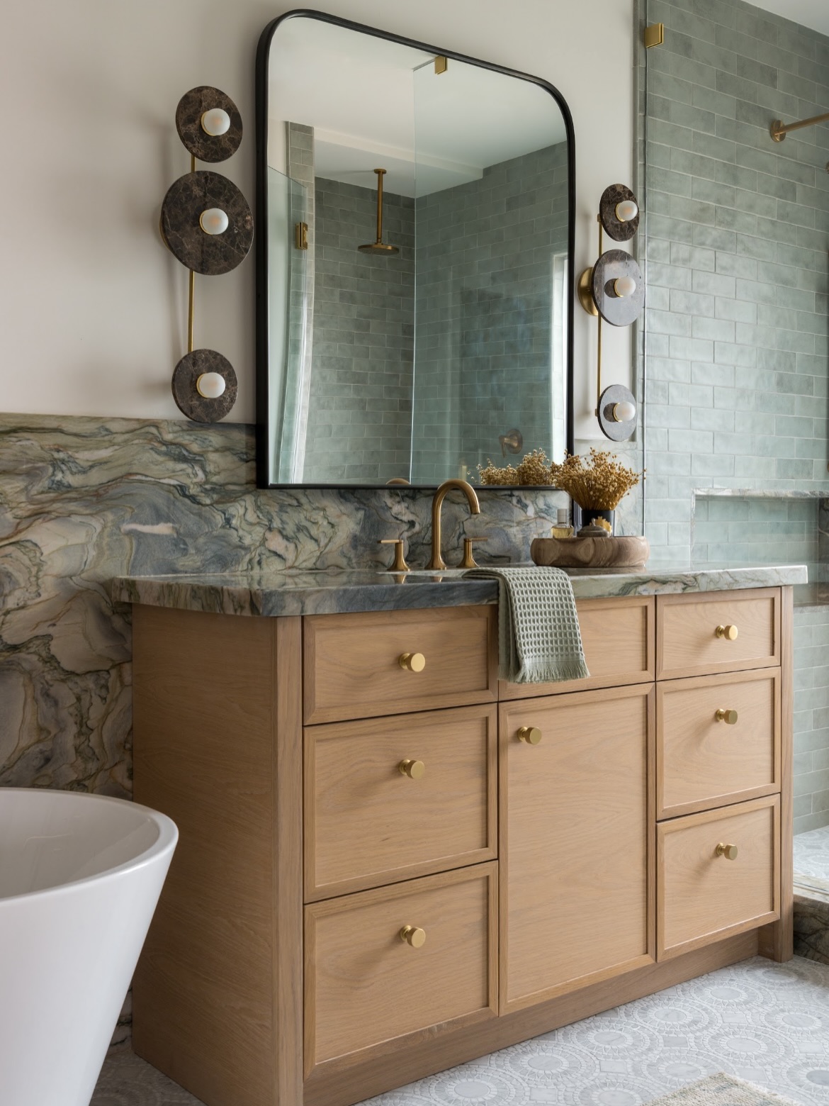 Before → After 🙌🏼 you need to see this one.
Still not over this transformation. What was once dead space in a 4-car tandem garage is now a full-on retreat for our client… and honestly, this is the kind of project that makes me love what I do.
Taking what exists and pushing it way beyond what anyone thought it could be > that’s the magic.
Scroll to see just how far we took it.
Design @kiki_designstudio
Pc @charlotteleaphotography