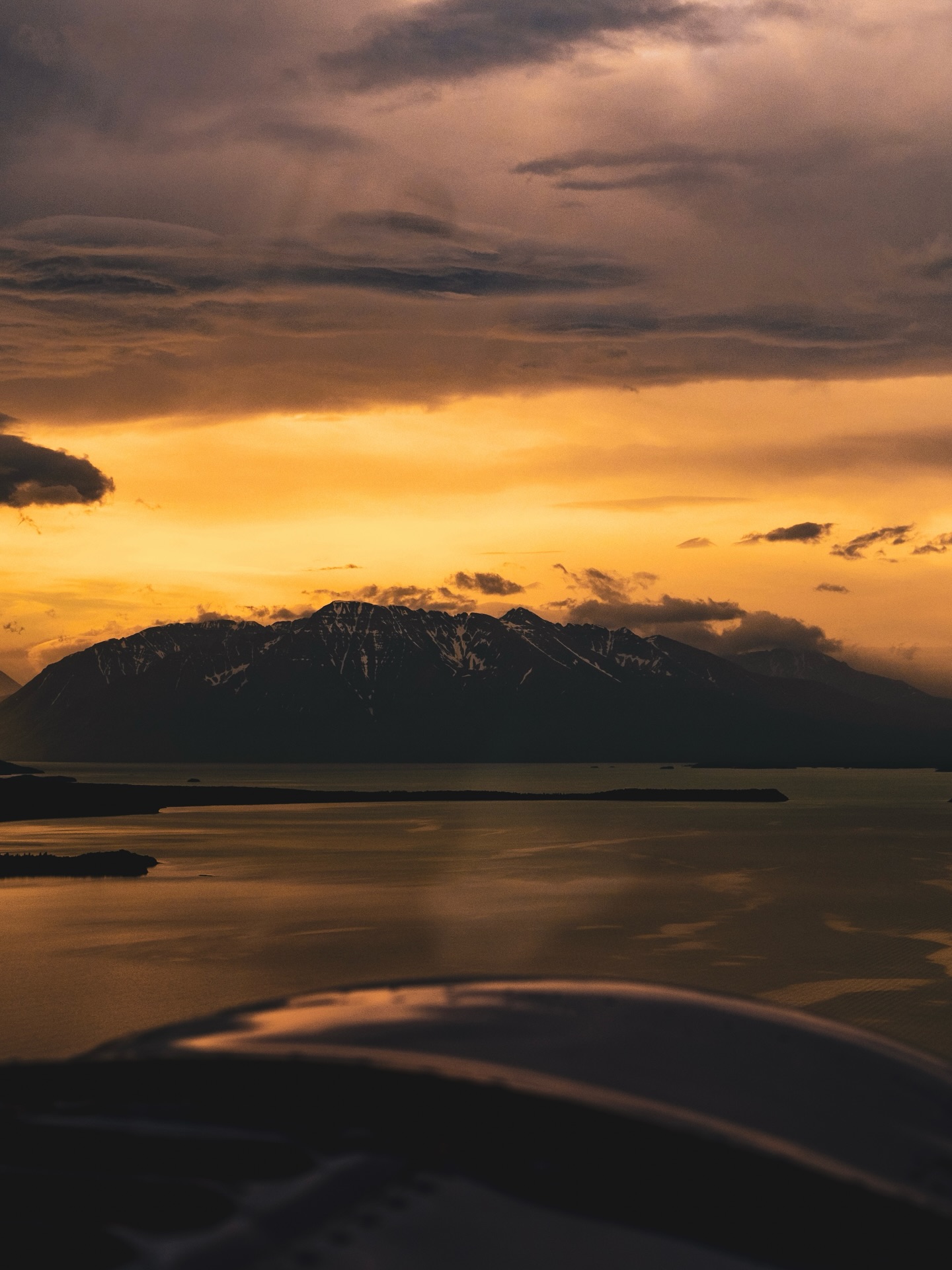 Alaska skies don’t mess around.
At Alaska Rainbow Lodge, the sunsets just hit different. Deep color rolling across open water, bush planes resting in the glow, and that quiet you only get this far out. It’s raw, it’s real, and it’s earned after a full day on the river.
Book your trip now, before the season slips away.
#alaskarainbowlodge #alaska #alaskalodge #sundown #sunrise @travelalaska