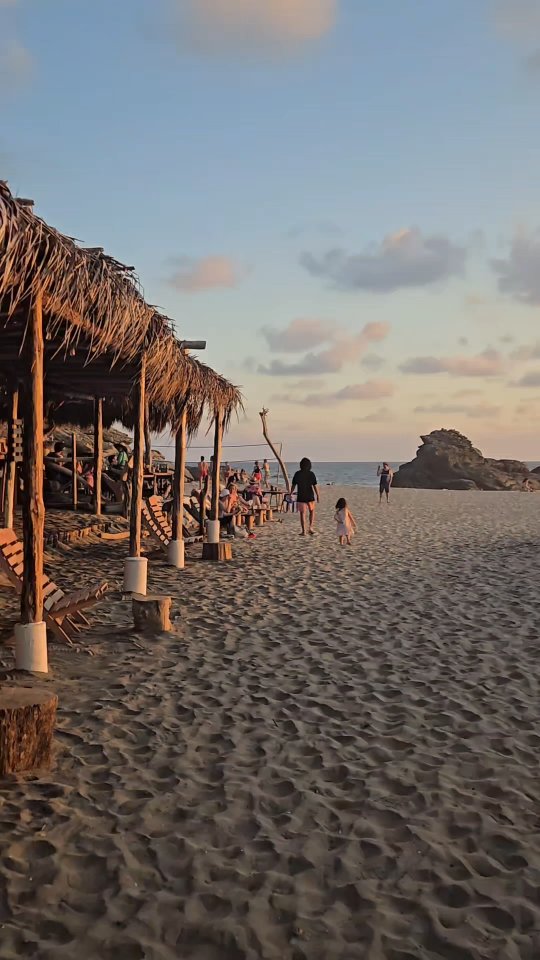 5 years. One coastline.
Endless discoveries.
Hidden beaches, local flavors, real connections —
this is the side of Oaxaca most people miss.
Planning a trip to Mexico? Save this.
We’ll show you where to go (and where not to).