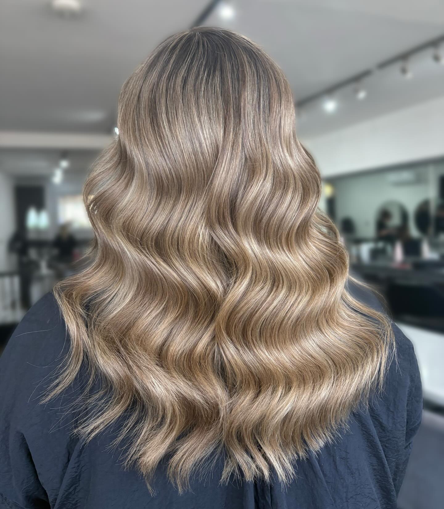 Alana in our Sevenoaks branch has created this stunning mushroom blonde for her client for a more subtle blonde and grow out 🍄🟫