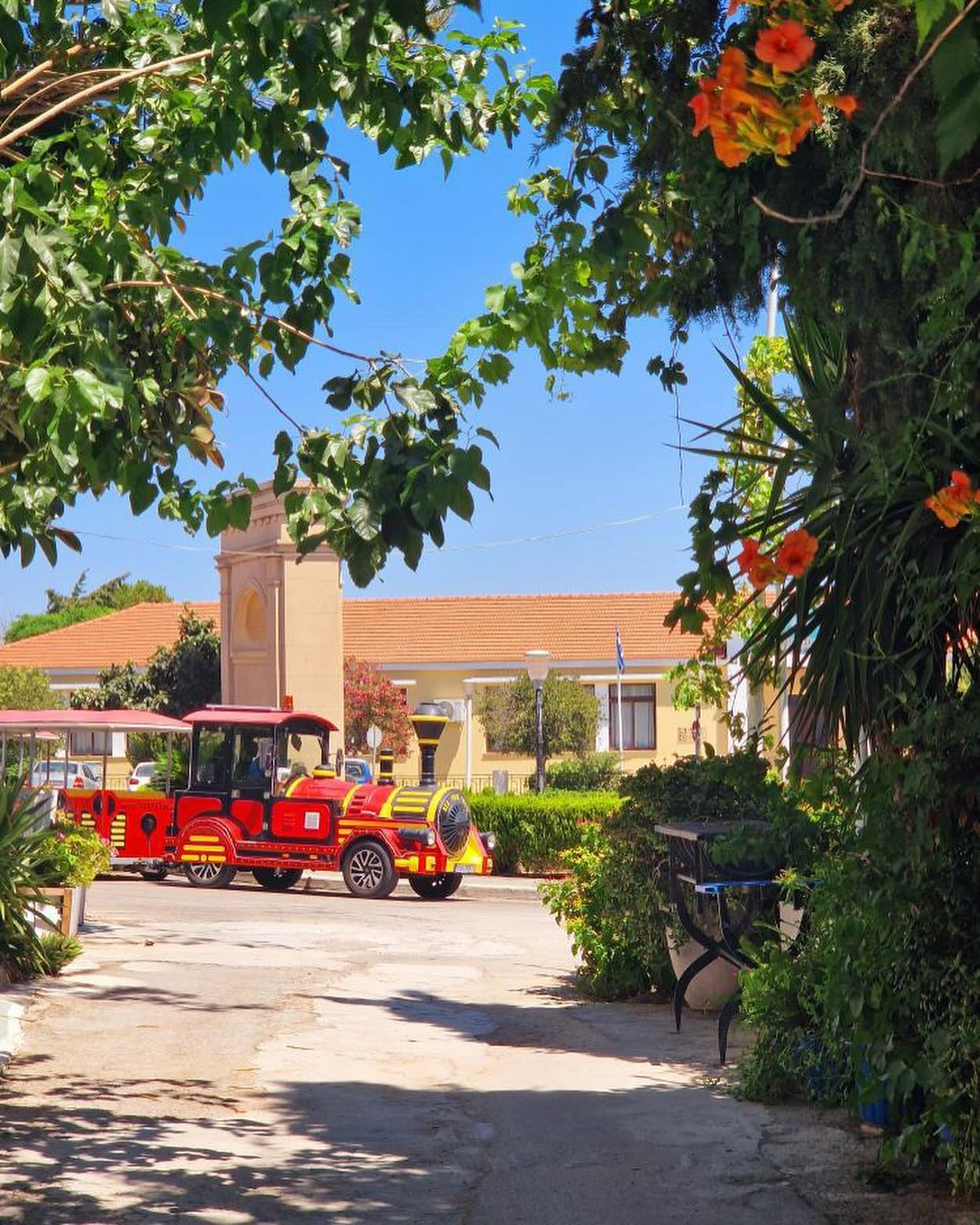 How can one not fall in love with this village? 😍