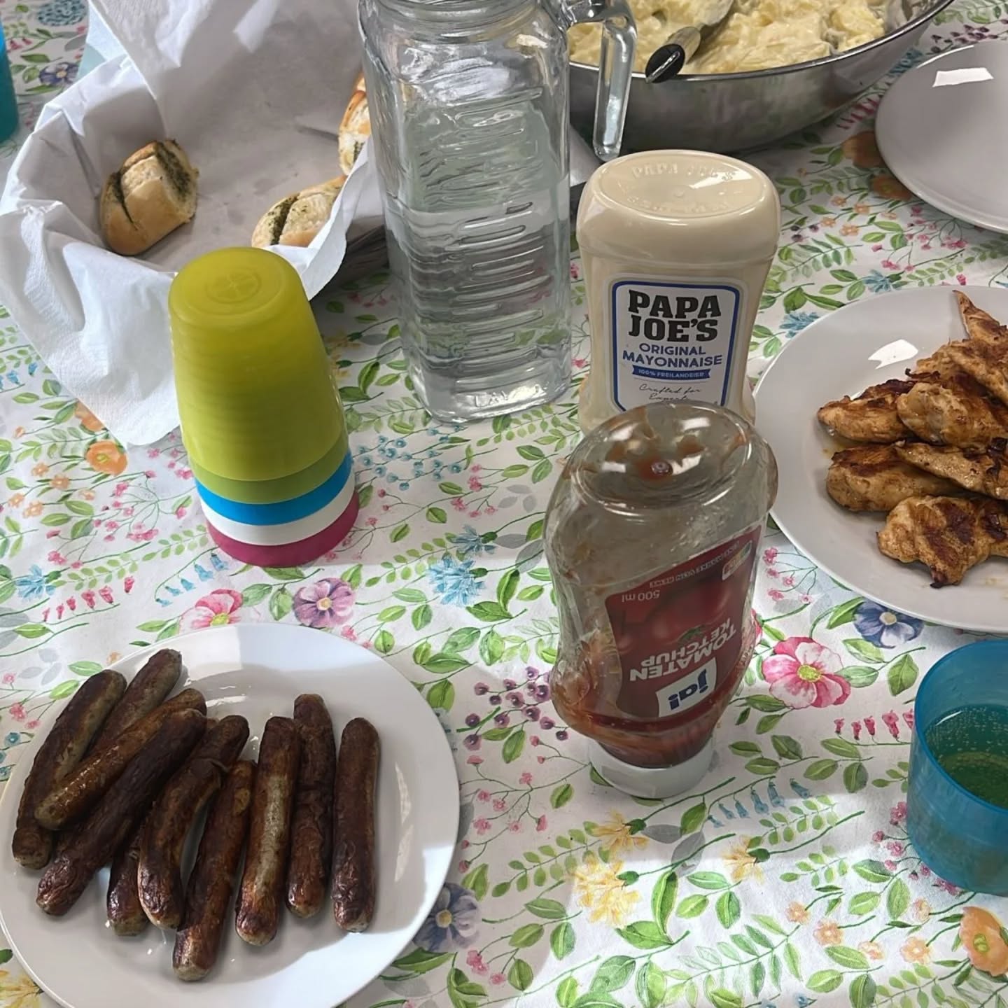 Heute haben wir mit den Jugendlichen gegrillt und einen Kartoffelsalat gemacht. Im Anschluss gab es ein paar Runden Mario Kart 😊🙌🏼