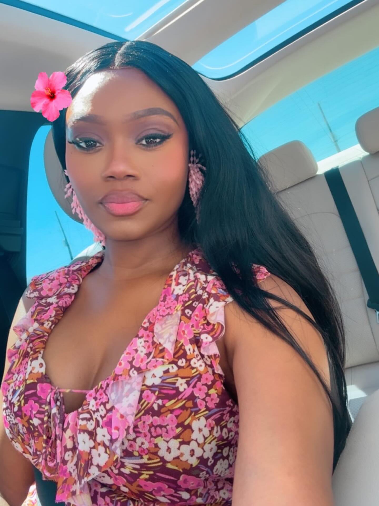 Glow up on the go 🚗 💫🌸 #empresskeshayla