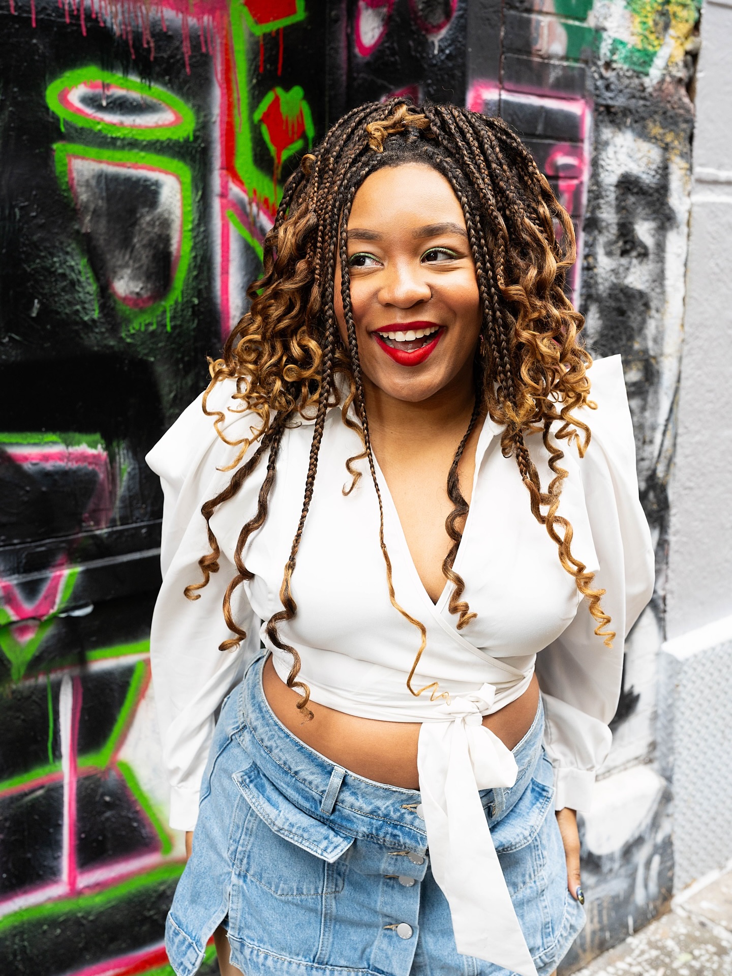 Happy Friday! Cheers to the weekend! 🥂✨
This is your reminder to add a little spice to your life. Try something new. Do something for the very first time. Step outside your routine and surprise yourself.
Take yourself on a solo date.
Try a new activity.
Read a new book.
Explore a new place.
Whatever it is, you can do it. Your life deserves new experiences, new joy, and new energy.
Sending you love, light, and a little push to live boldly this weekend. 💛
PC: @m76photo
#TrySomethingNew #SoloDateVibes #WeekendMotivation
#SelfLoveJourney #LiveLifeFully