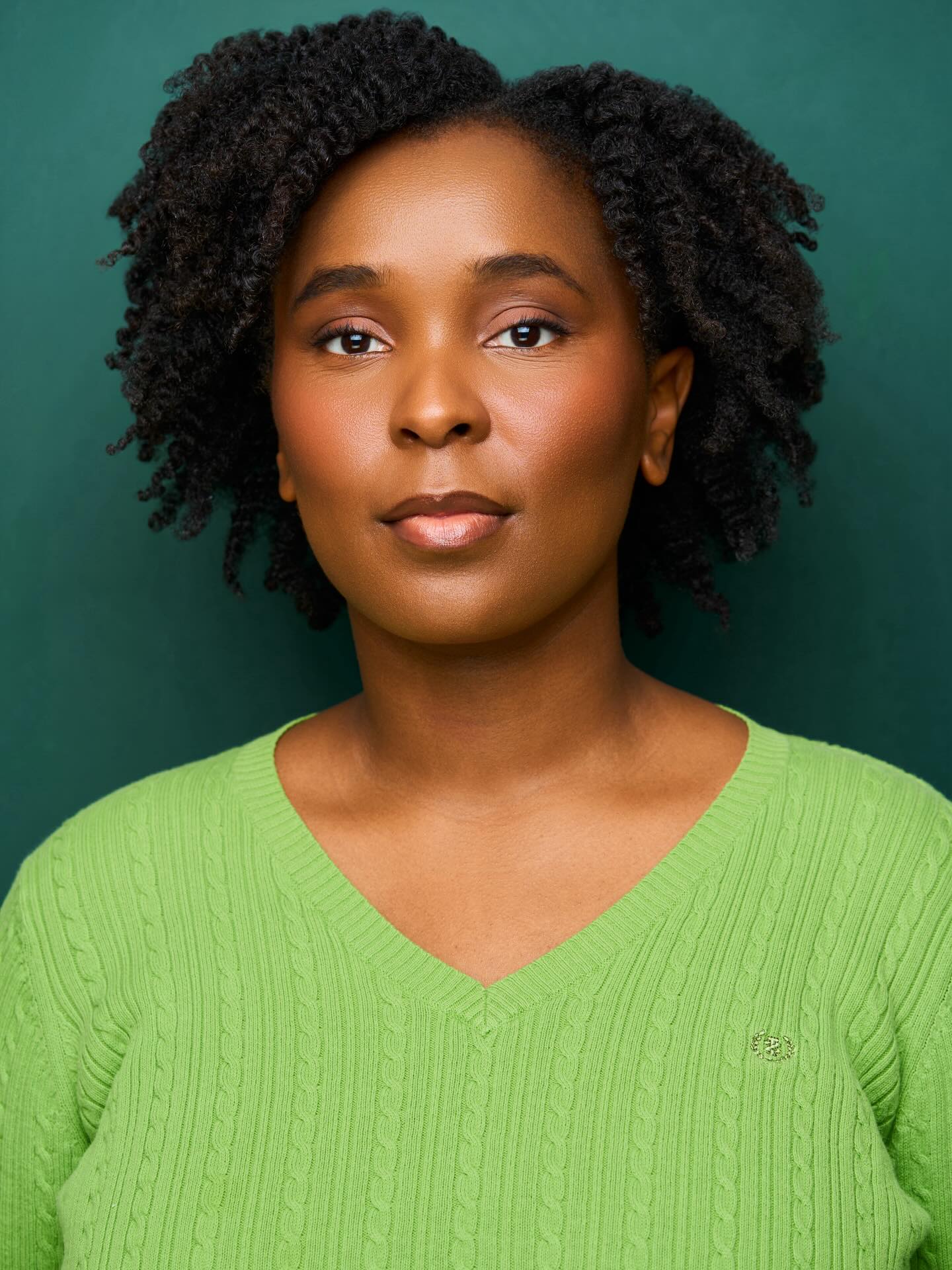 The stunning @charitynwadike_ in @shanihadjianphotographyโs studio! Hair and makeup by @kaleywerebeauty!
#actorlife #actorheadshots #hesdshotmakeup #nycmakeupartist #nycheadshotphotographer