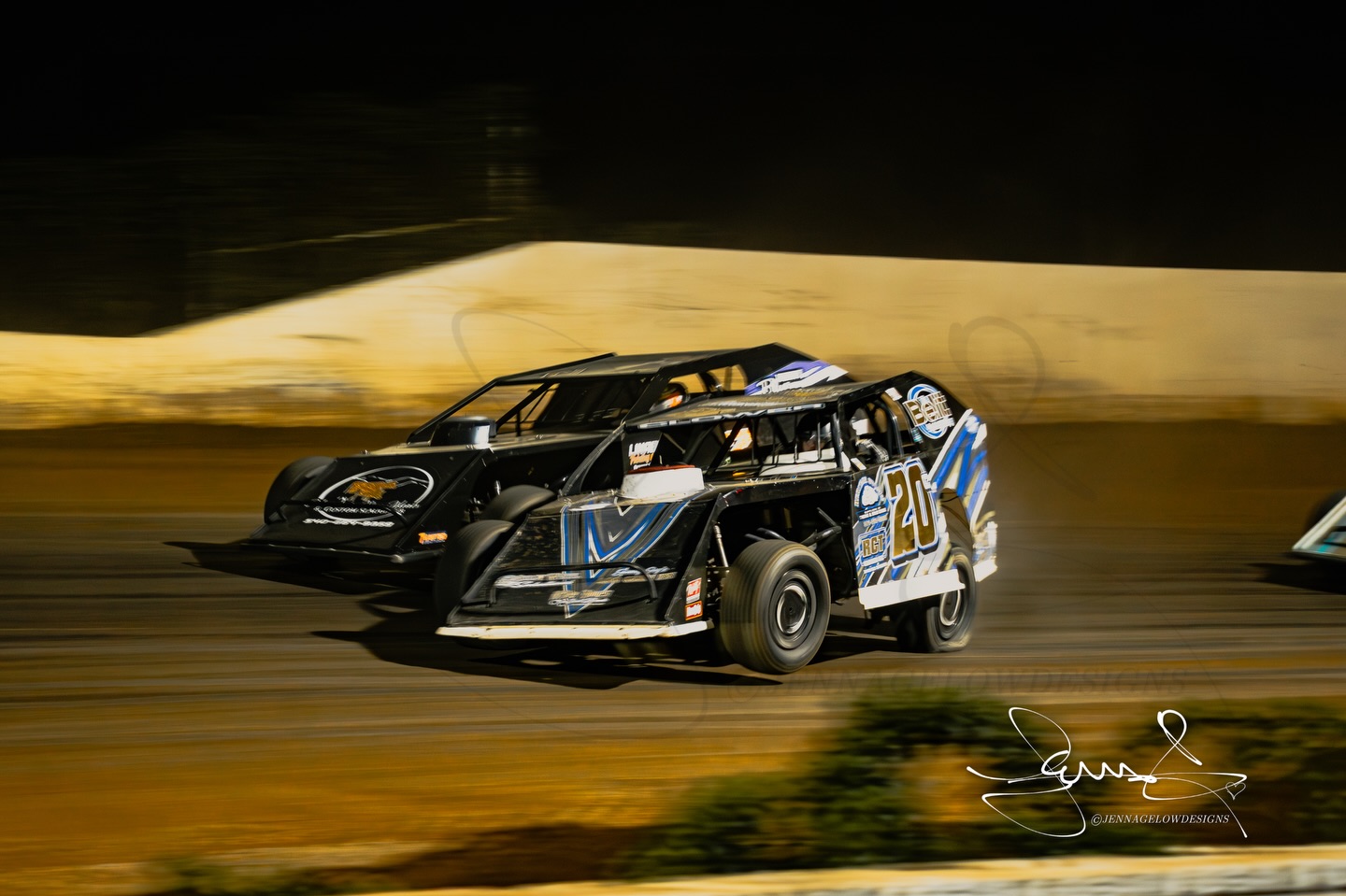 my bad guys… it was a crazy week, but here are the nighttime shots from 4/4/26 at Winchester Speedway 🏁🪩📸✨
tag ’em, share ’em—and don’t forget to credit your photographers 🖤
📍Winchester Speedway – VA
Full album up on FB 🎞️
#dirttrack #motorsportsphotography #dirttrackracing #racephotography