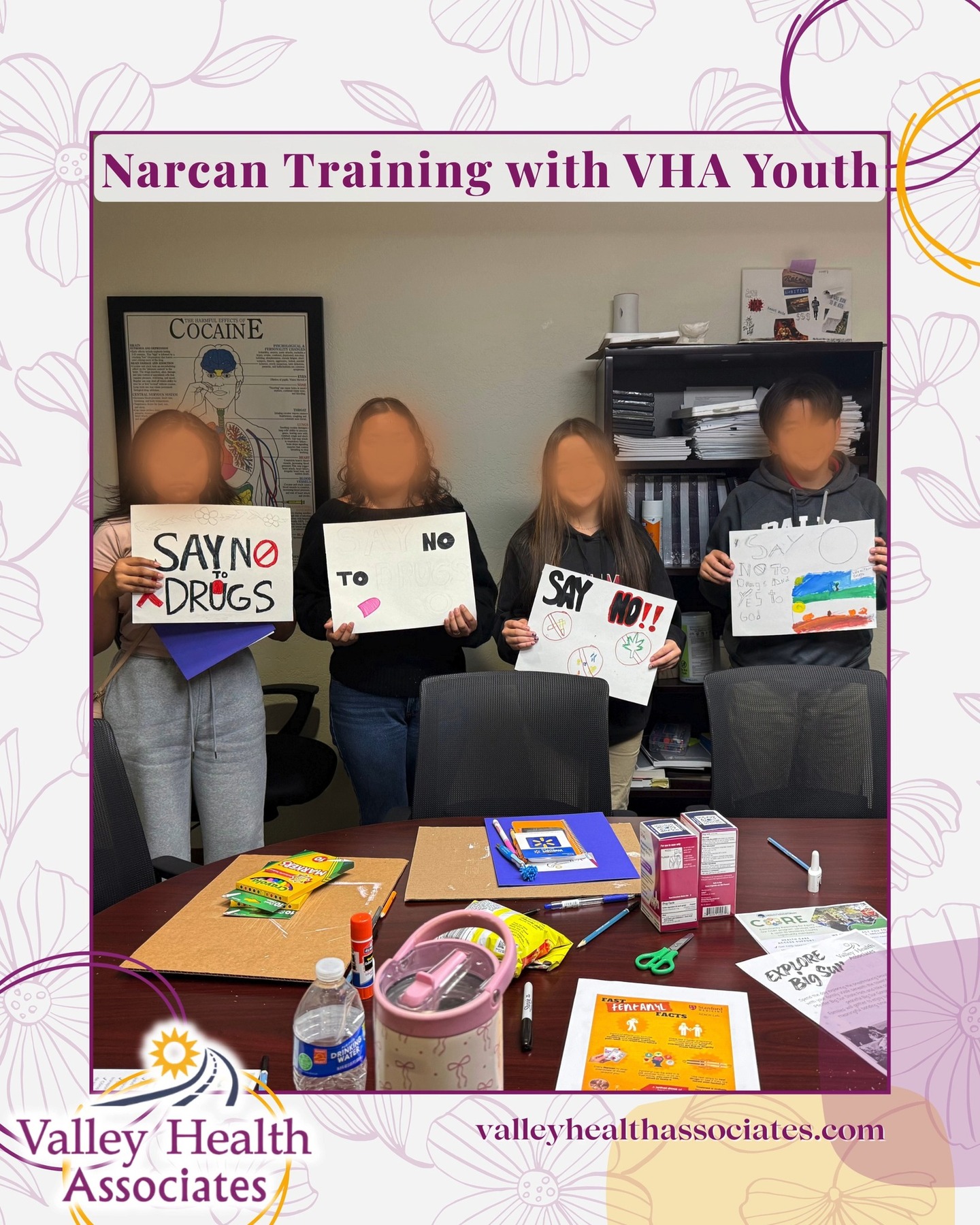 The VHA Youth took part in the Narcan training presented by the Monterey County Health Department’s CORE program. The youth were trained in the proper use of Narcan and then created their own Anti-Drug posters!
#ValleyHealthAssociates #VHA #Youth #MontereyCounty #NonProfit